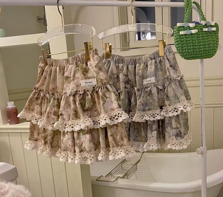 BU45   花花裙褲  腰 26-42   HIP46   長16   $599 (一口價)