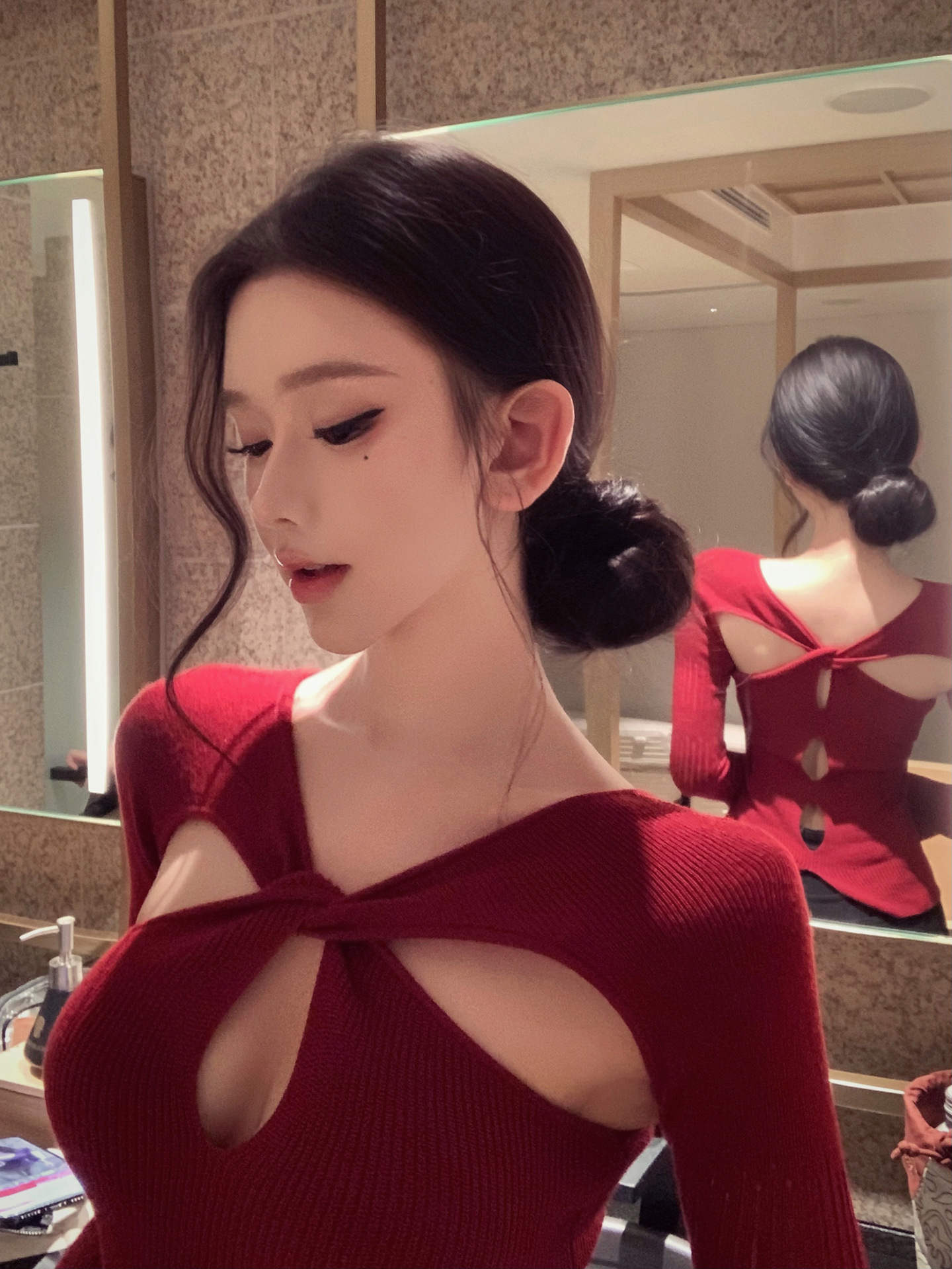 正反2穿 洞洞性感上衣(紅/黑)