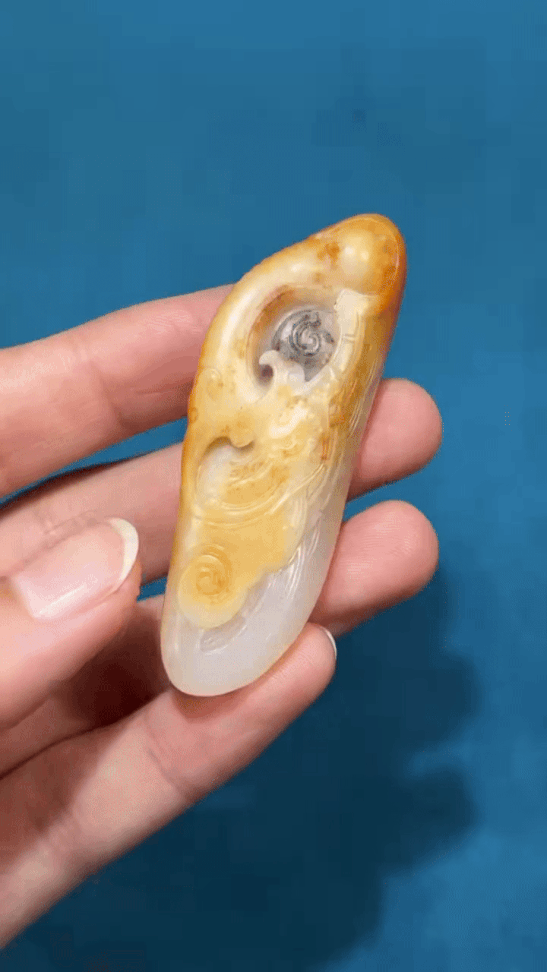 1229224 和田玉籽料龍行天下