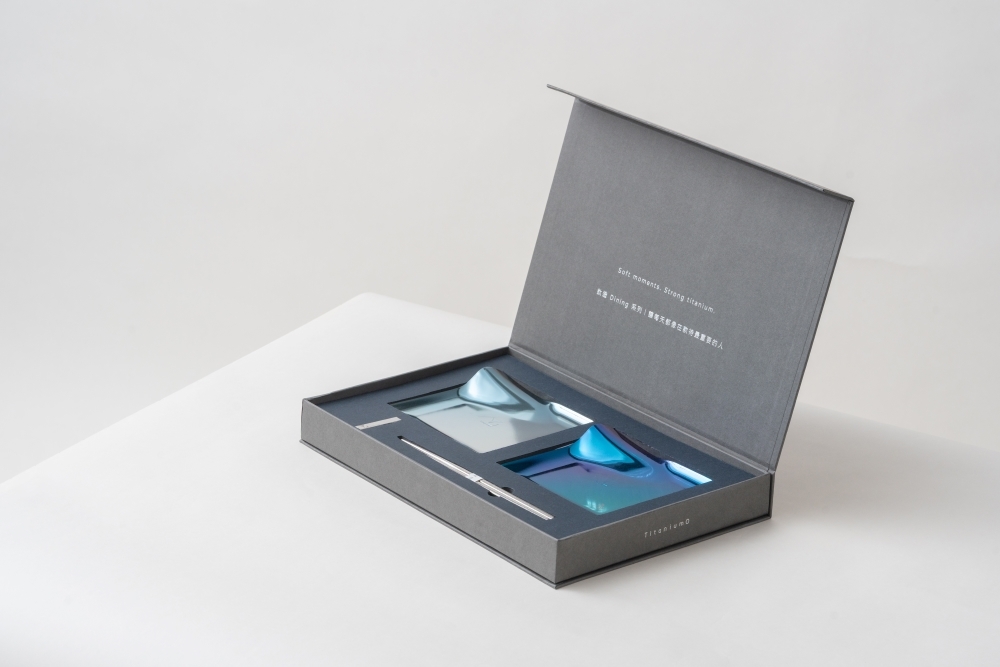 鈦造｜銀鞍踏月 平安禮盒｜鈦方盤｜翠／月