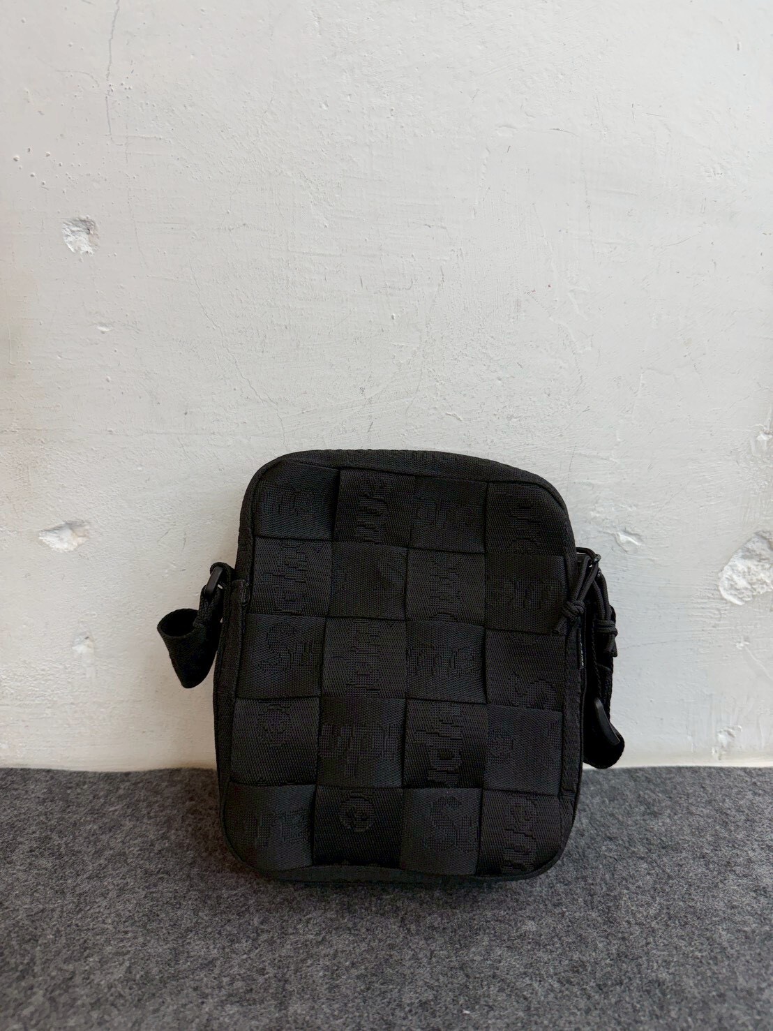 SUPREME Woven Shoulder Bag