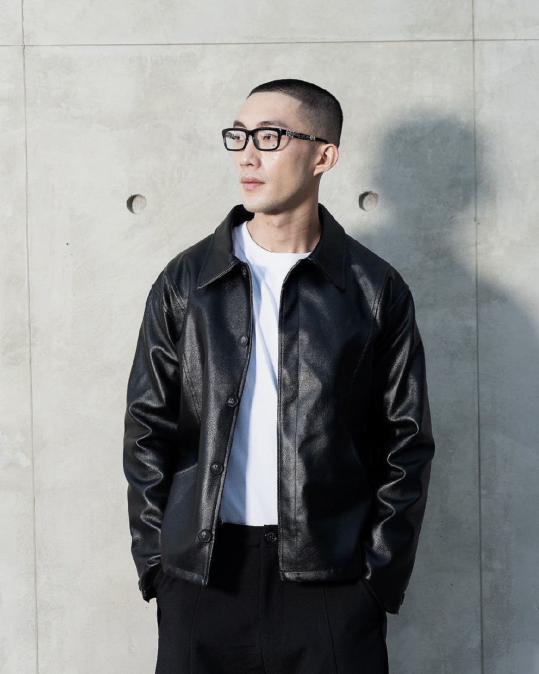 短版 霧面翻領 線條 排釦 皮革 #皮外套