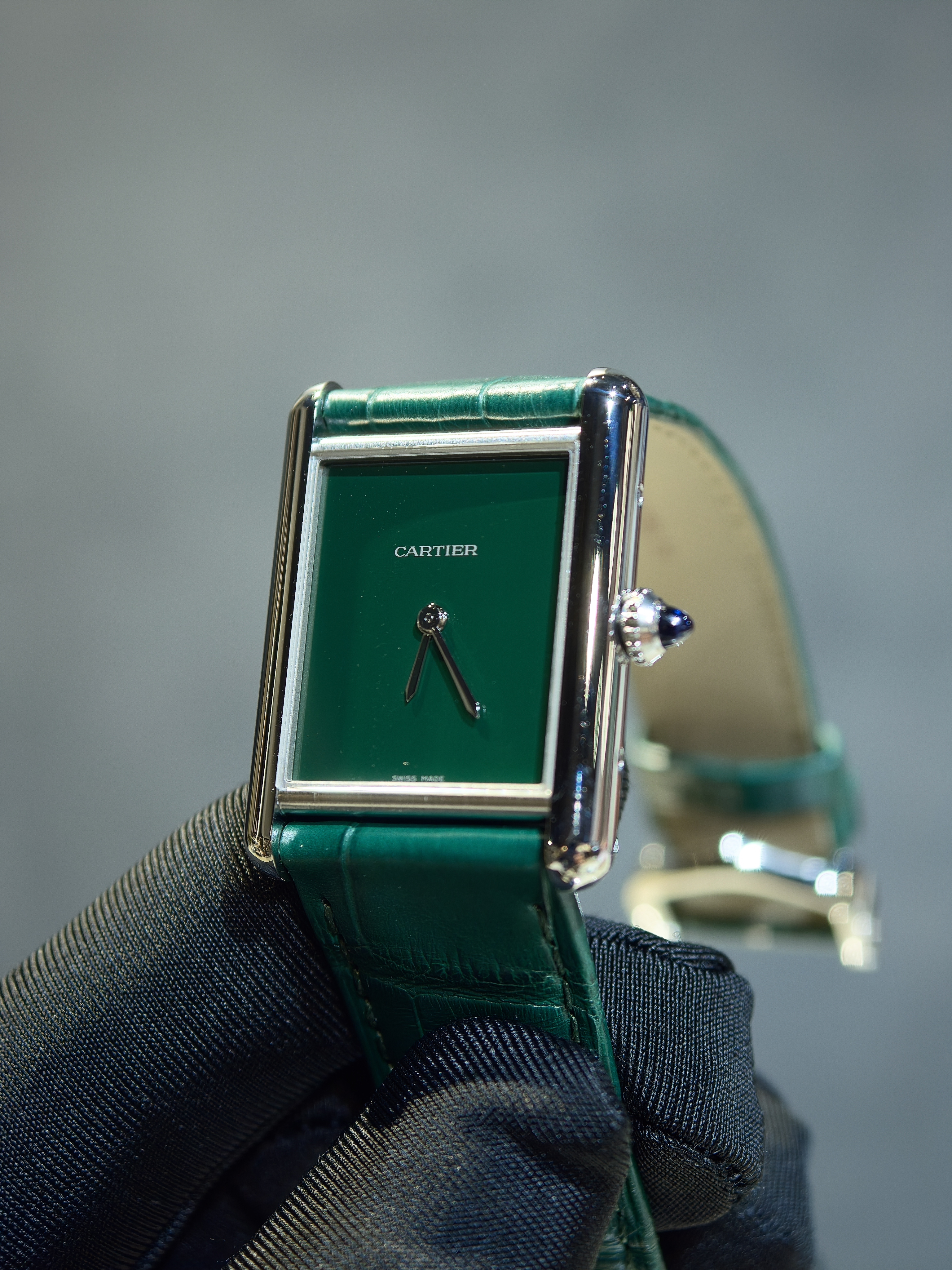 BRAND NEW CARTIER  WSTA0115 TANK MUST DE CARTIER WATCH LARGE MODEL GREEN DIAL QUARTZ MOVEMENT STEEL LEATHER 33MM