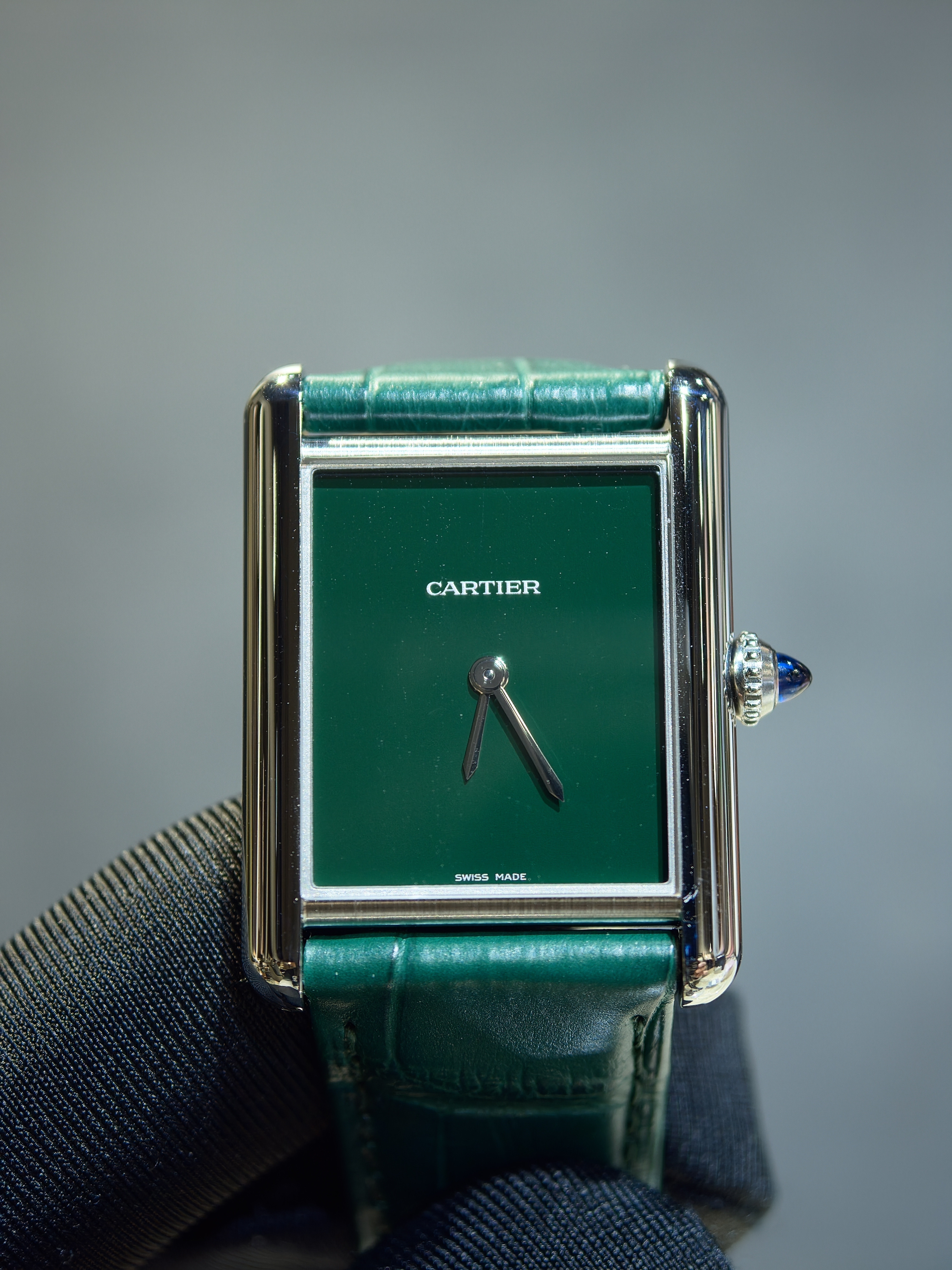 BRAND NEW CARTIER  WSTA0115 TANK MUST DE CARTIER WATCH LARGE MODEL GREEN DIAL QUARTZ MOVEMENT STEEL LEATHER 33MM