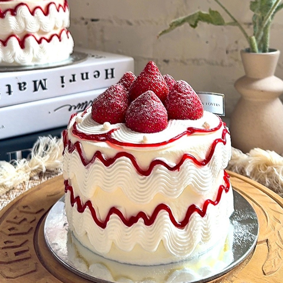 夢幻白雪草莓蛋糕(限店取)