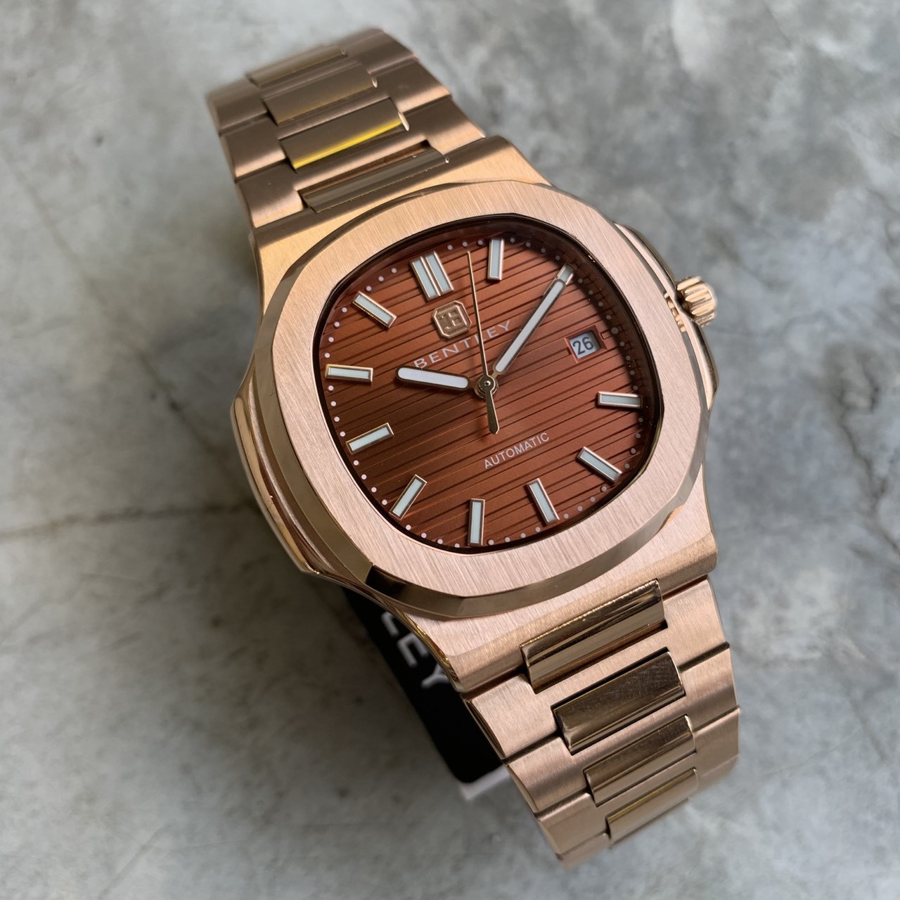 【BENTLEY賓利】THE ADEPT行家系列 BL-33 鏤空 玫瑰金 夜光 鸚鵡螺 不鏽鋼 日期顯示 機械 手錶