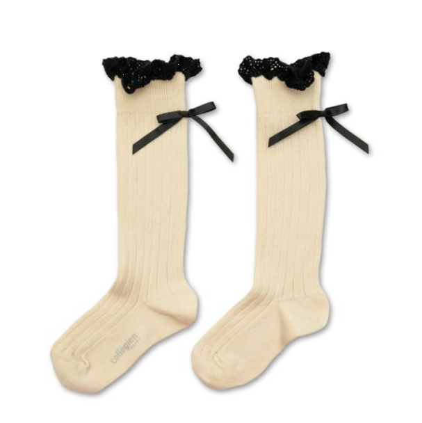 (預購) COLLEGIEN 螺紋蕾絲邊蝴蝶結中筒襪 Domitille - 037 Doux Agneaux 米白