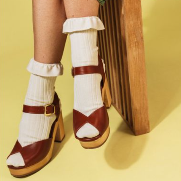 (預購) COLLEGIEN 螺紋荷葉邊短襪 Ludivine - 037 Doux Agneaux 米白