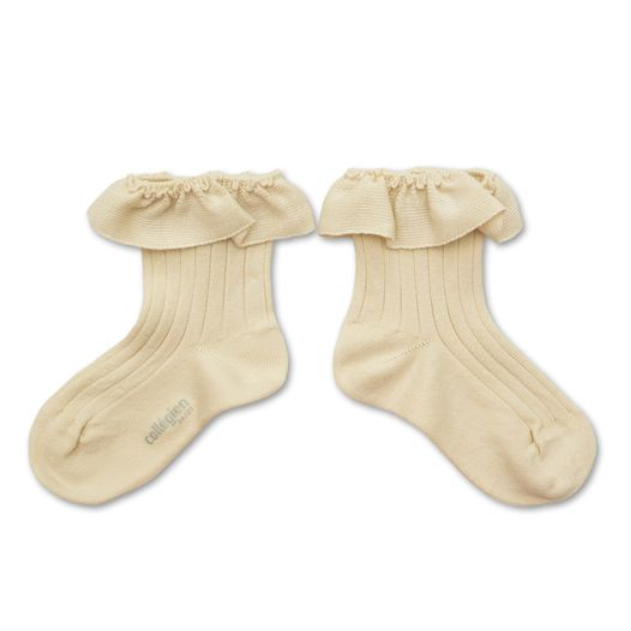 (預購) COLLEGIEN 螺紋荷葉邊短襪 Ludivine - 037 Doux Agneaux 米白