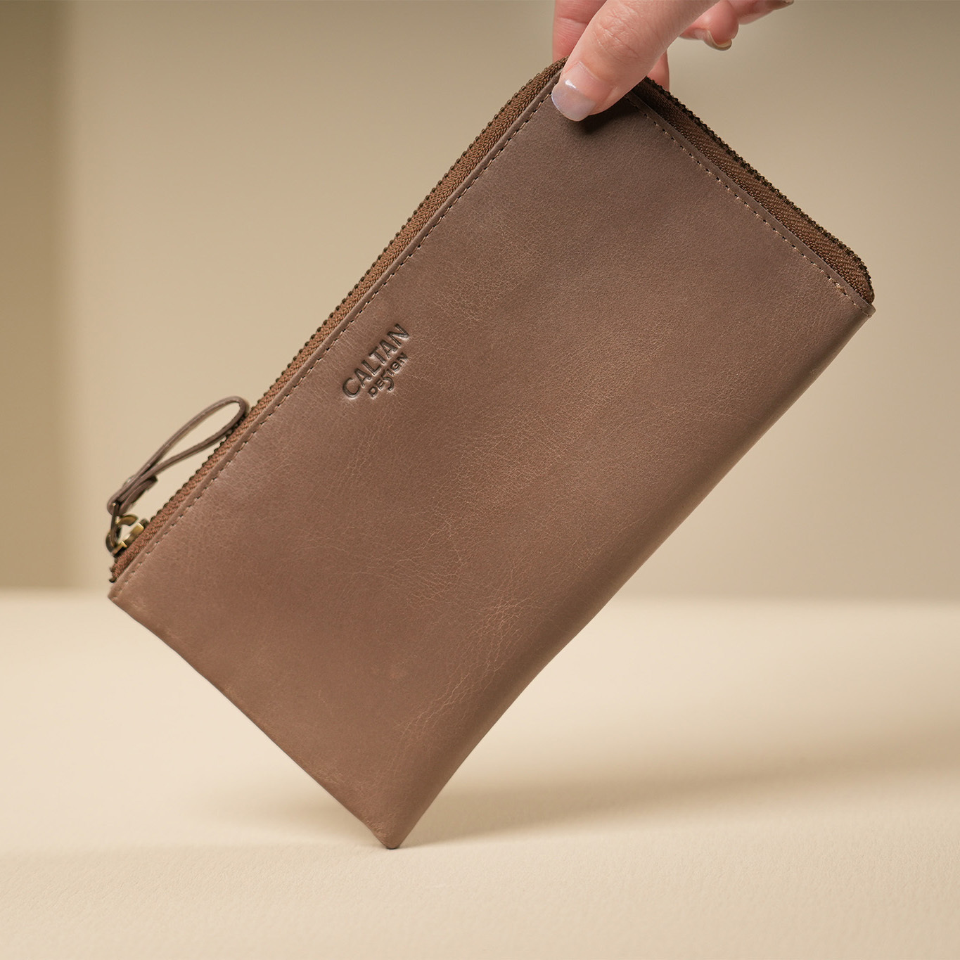 【招財母錢包💰】時尚簡約L型拉鍊長夾-五色(074354)