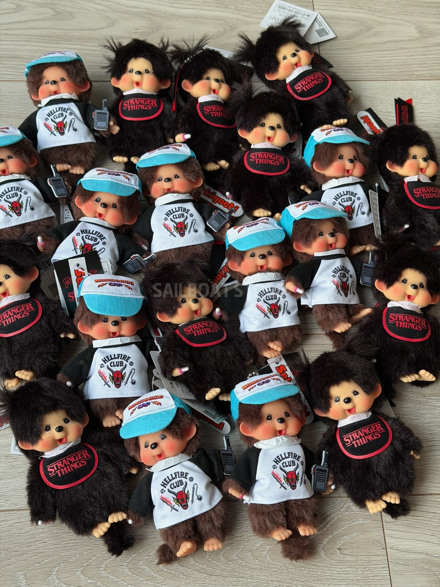 #現貨供應🇯🇵日本 怪奇物語 × 蒙奇奇 限定聯名 吊飾娃娃