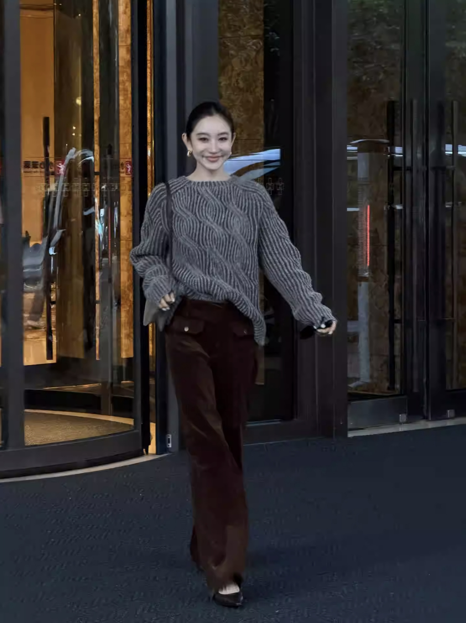 質感巧克力色系燈芯絨直筒褲長褲-S-L (Elegant & Love)