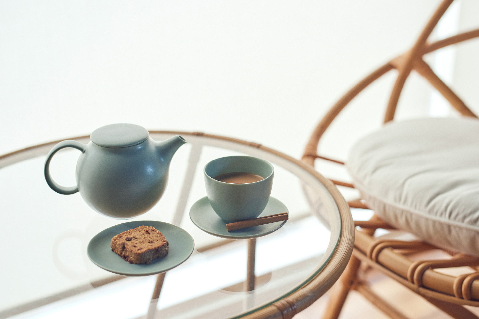 KINTO-PEBBLE 茶壺,作為個人日常飲用,或招待親友,自然享受品茗的美好時刻