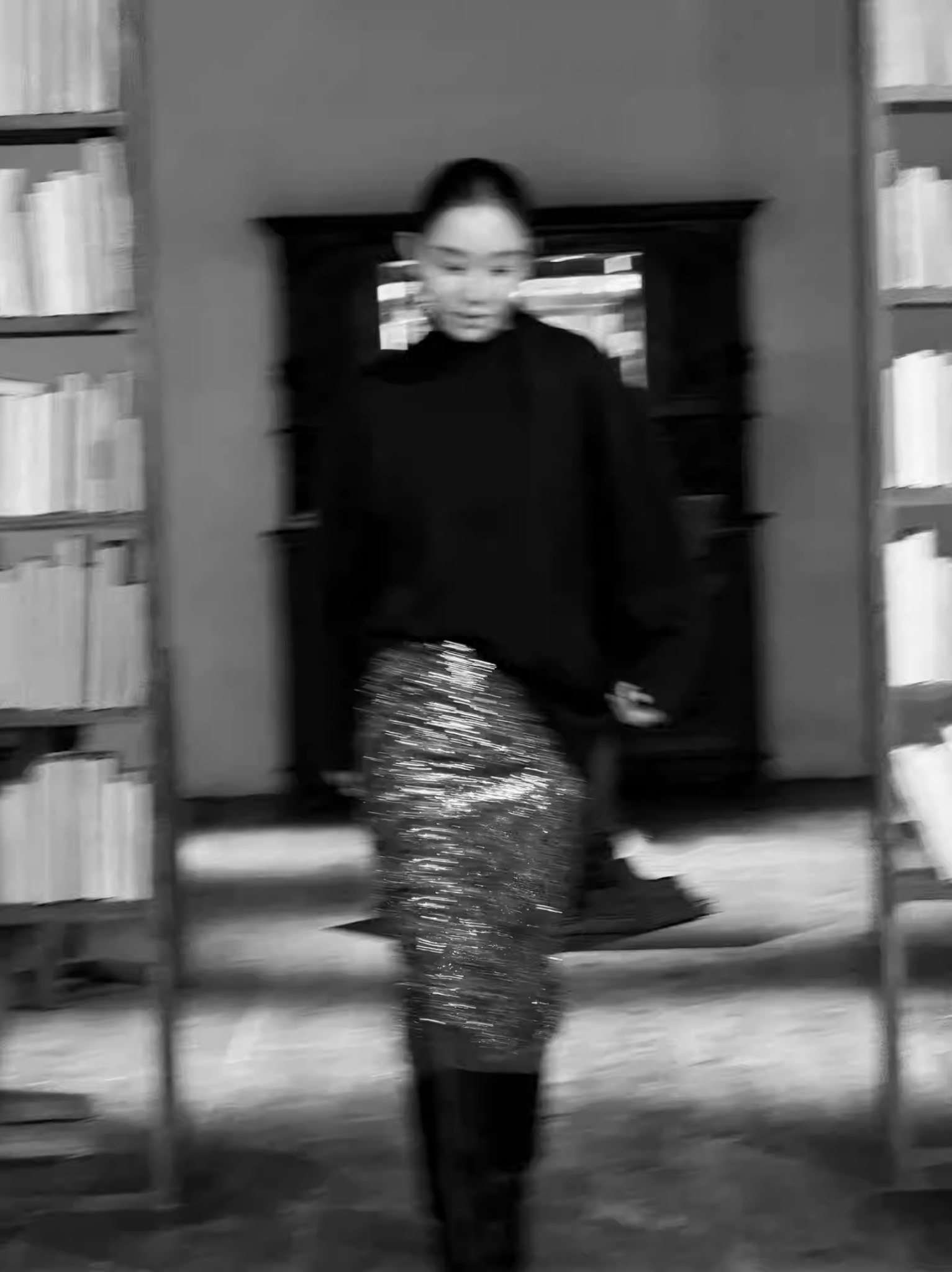 神秘灰銀色系閃閃亮片鉛筆裙長裙-S-L (Elegant & Love)