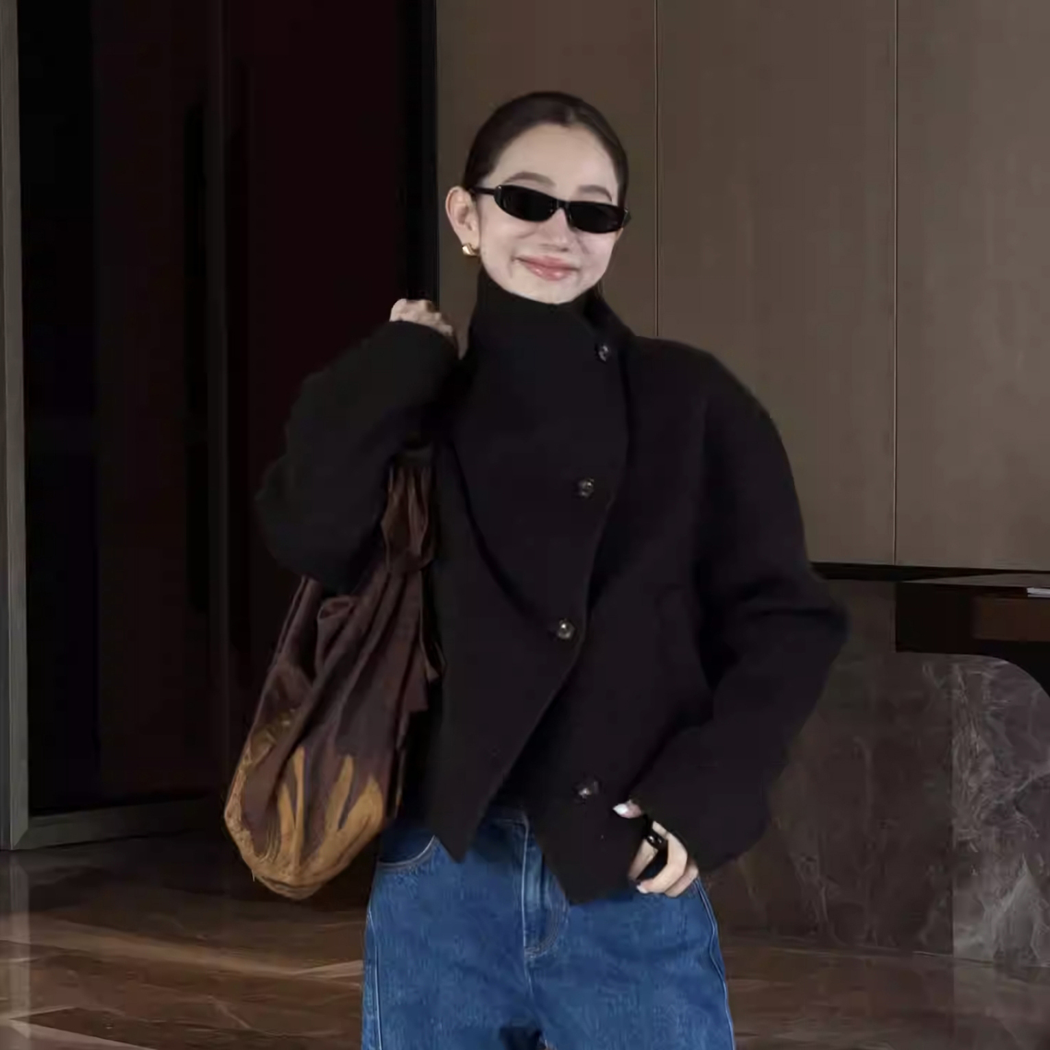 經典黑立領排釦造型羊毛短版外套-S-L (Elegant & Love)