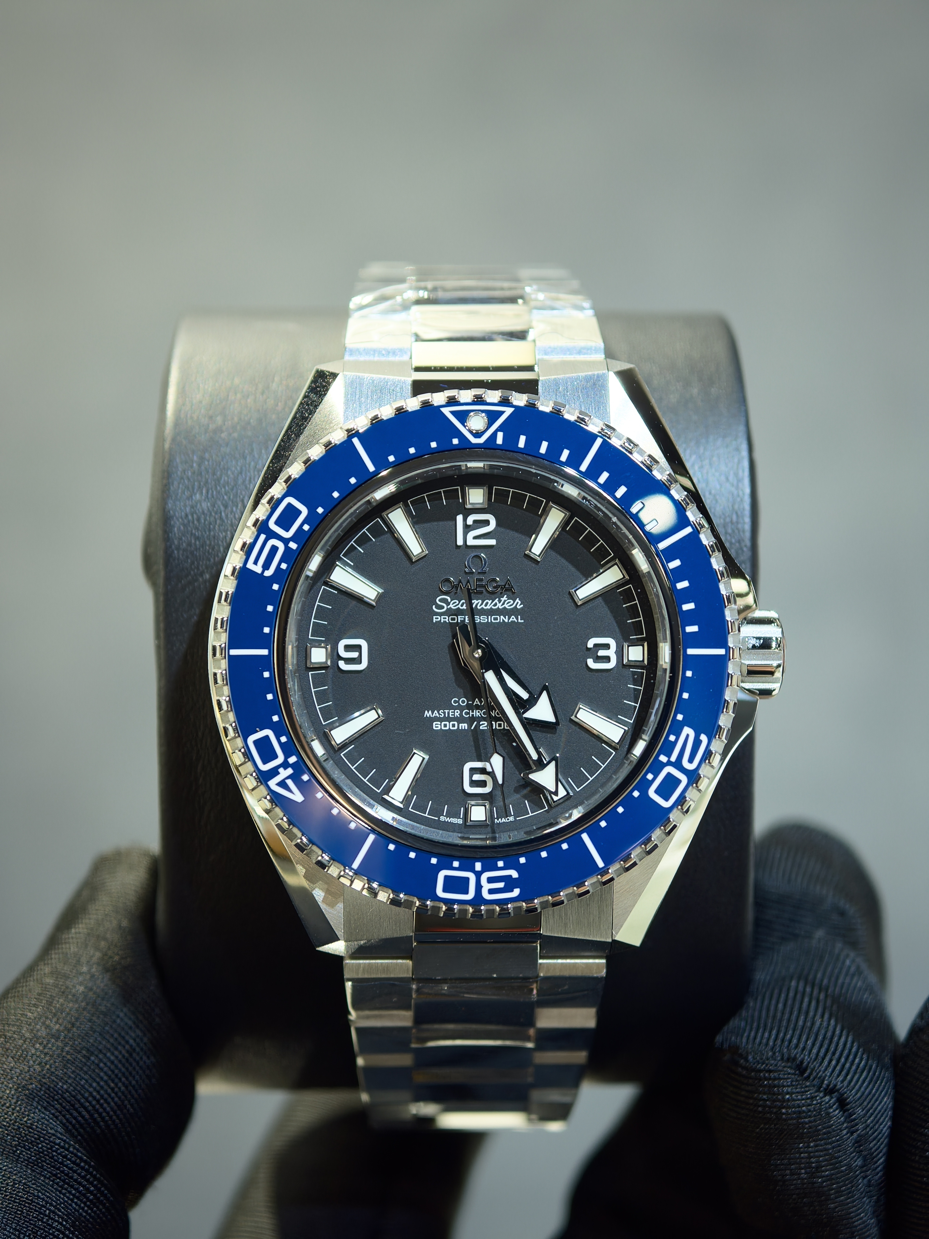 BRAND NEW OMEGA 217.30.42.21.01.002  21730422101002 SEA MASTER 600M STEEL PLANET OCEAN BLACK DIAL BLUE CERAMIC BEZEL STEEL 42MM
