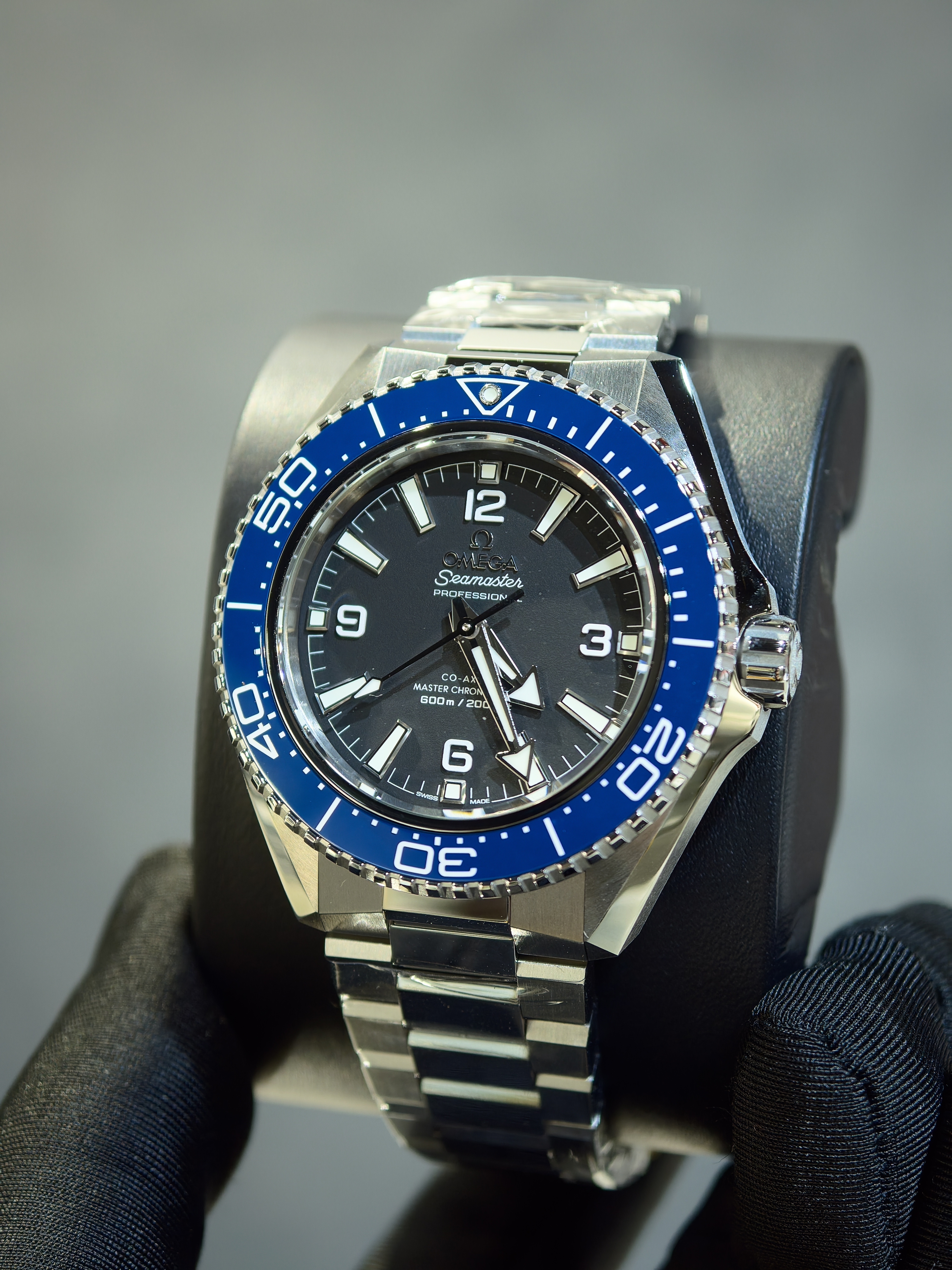 BRAND NEW OMEGA 217.30.42.21.01.002  21730422101002 SEA MASTER 600M STEEL PLANET OCEAN BLACK DIAL BLUE CERAMIC BEZEL STEEL 42MM