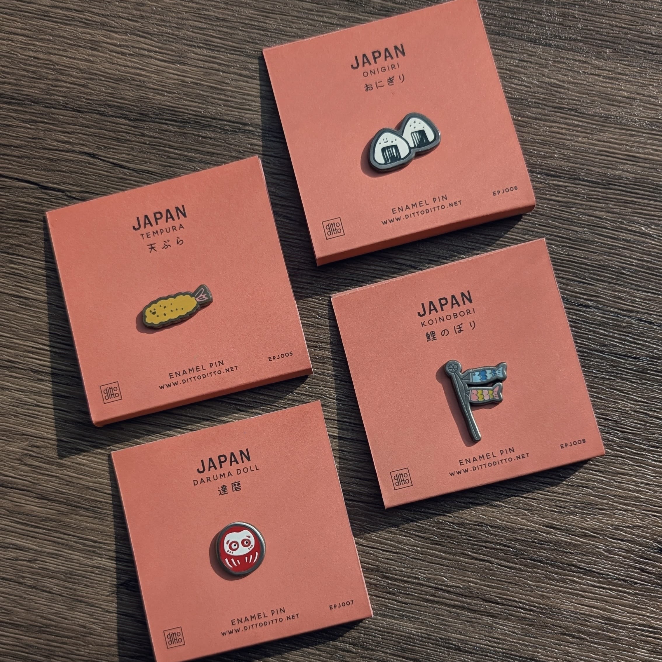 DITTO DITTO 金屬徽章 - 鯉魚旗