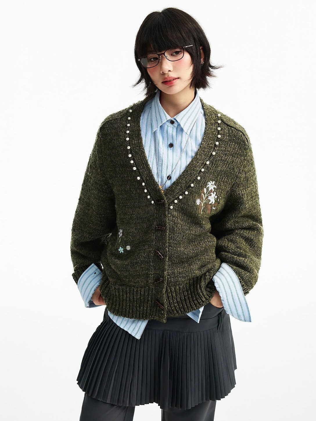 MEDM 花朵刺繡 釘珠V領 鈕扣針織外套