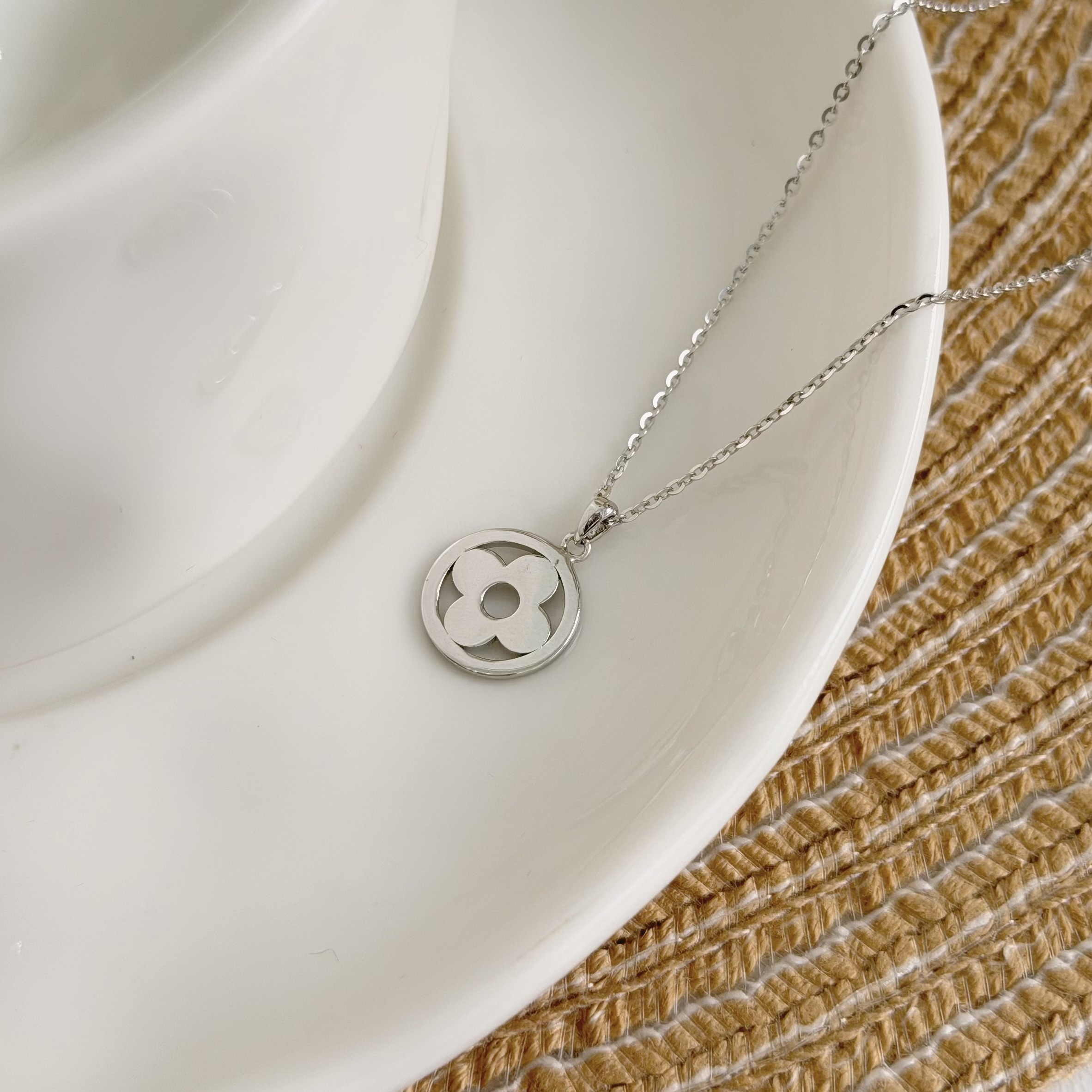 Y430【輕奢】圓圈四葉草純銀鎖骨鏈