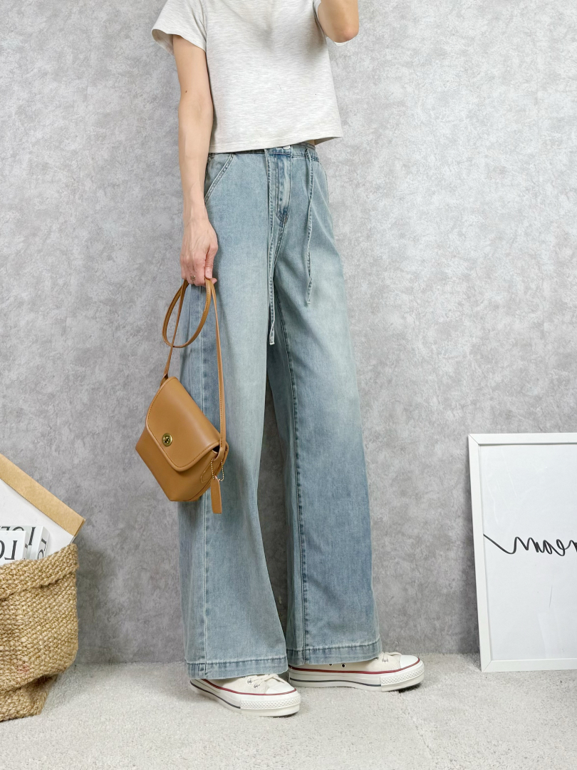 寬度拿捏得很剛好，不貼腿、不顯壯的復古色寬褲 ⚡️搶手貨 ⚡️