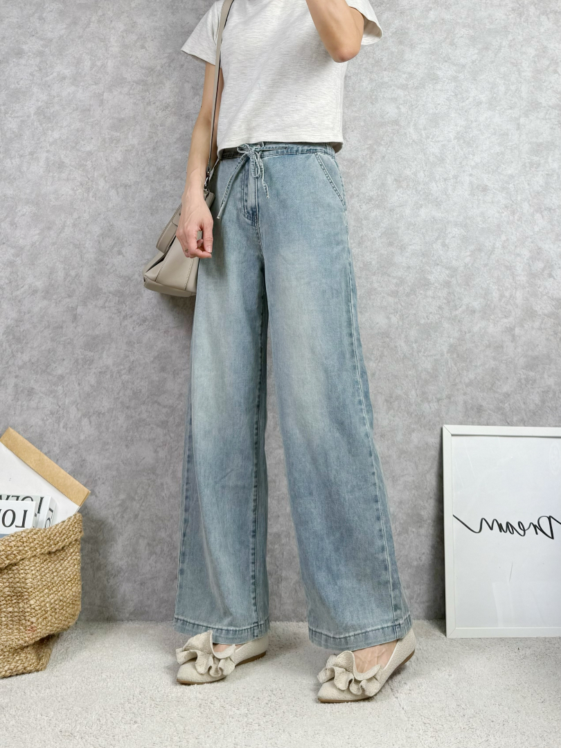 寬度拿捏得很剛好，不貼腿、不顯壯的復古色寬褲 ⚡️搶手貨 ⚡️