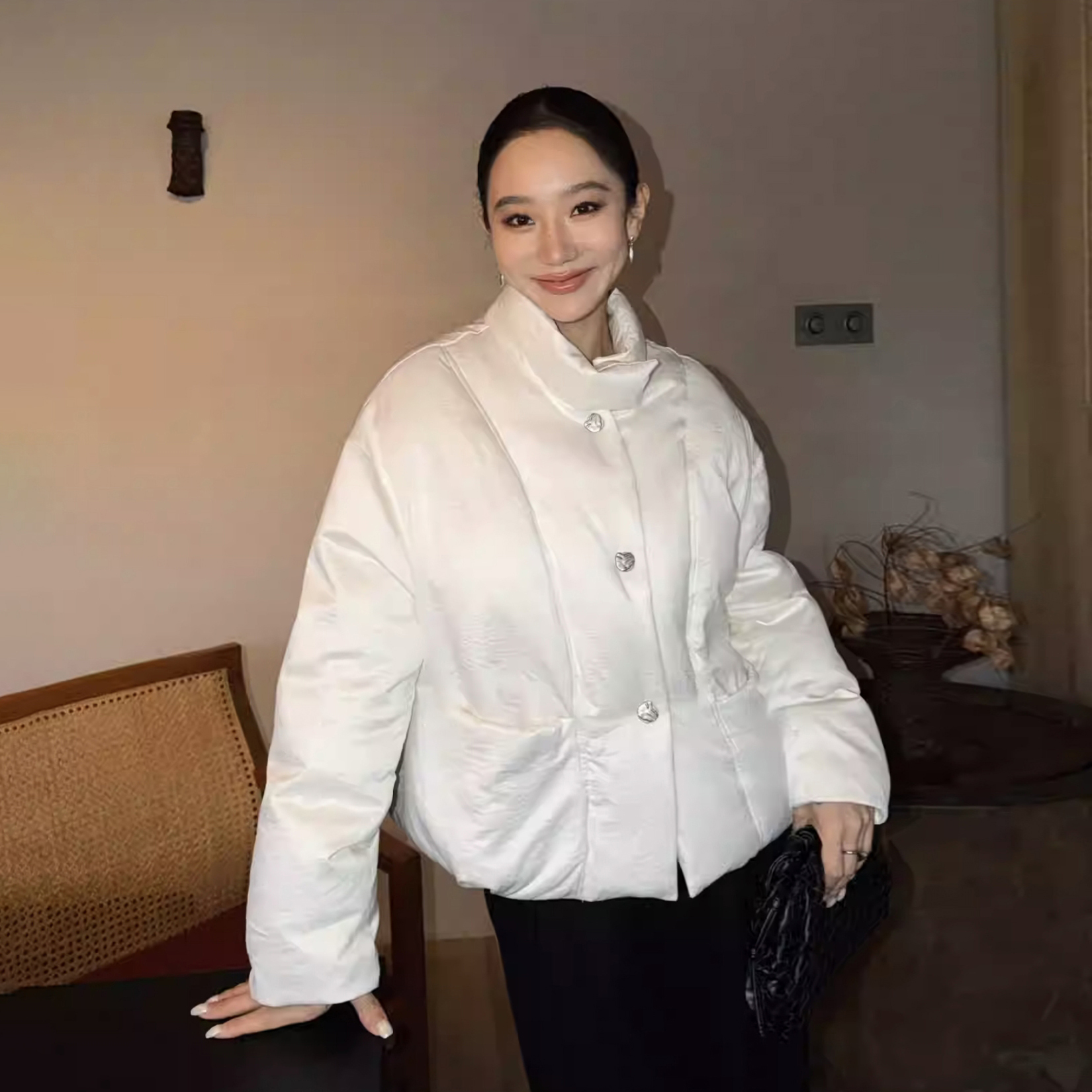 雲朵白排釦造型立領羽絨外套-S-L (Elegant & Love)