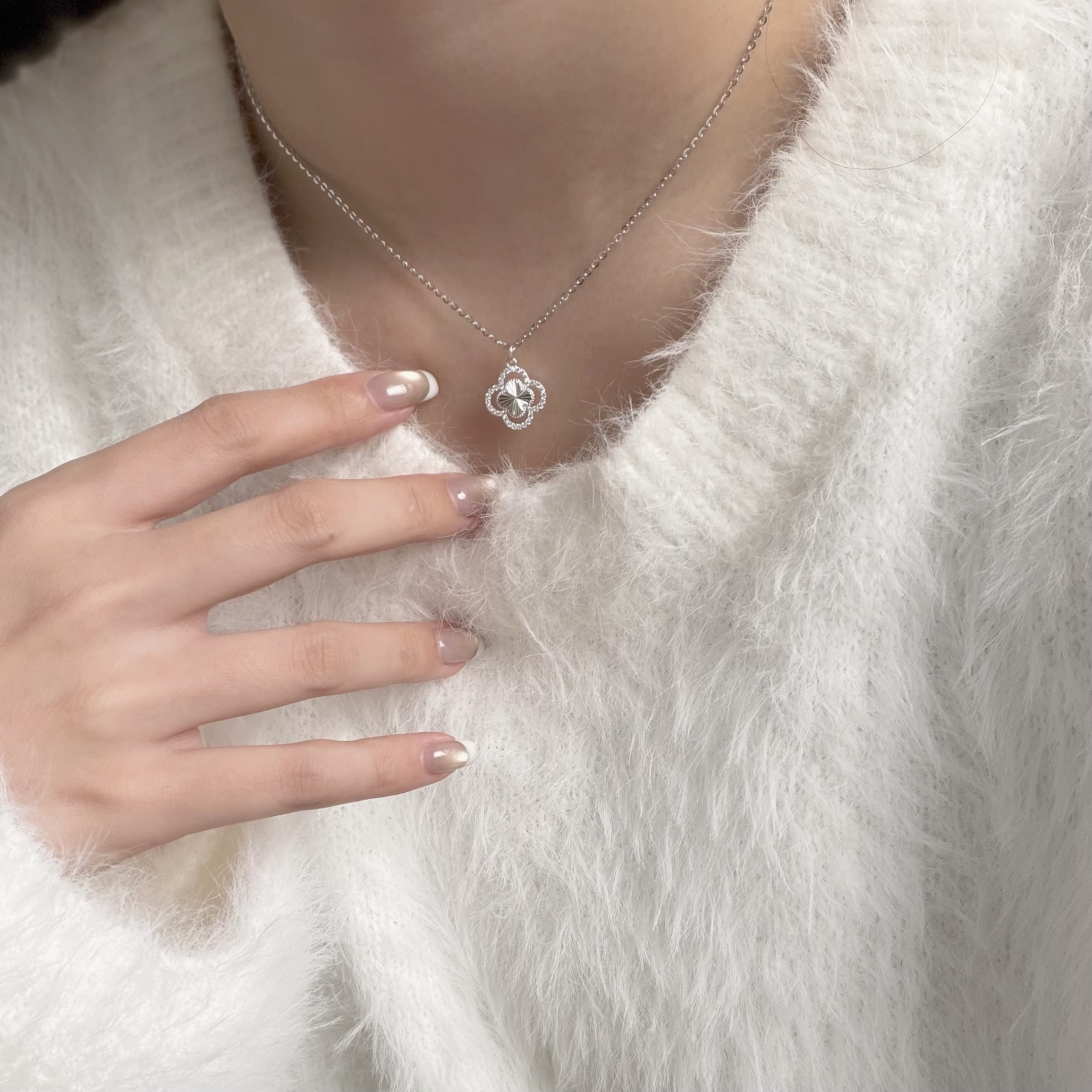 P156滿鑽切割鏤空四葉草純銀鎖骨鏈