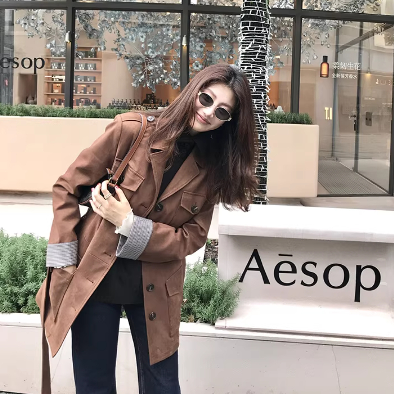 焦糖咖配色格紋反摺袖排釦中長版外套-S-L (Elegant & Love)