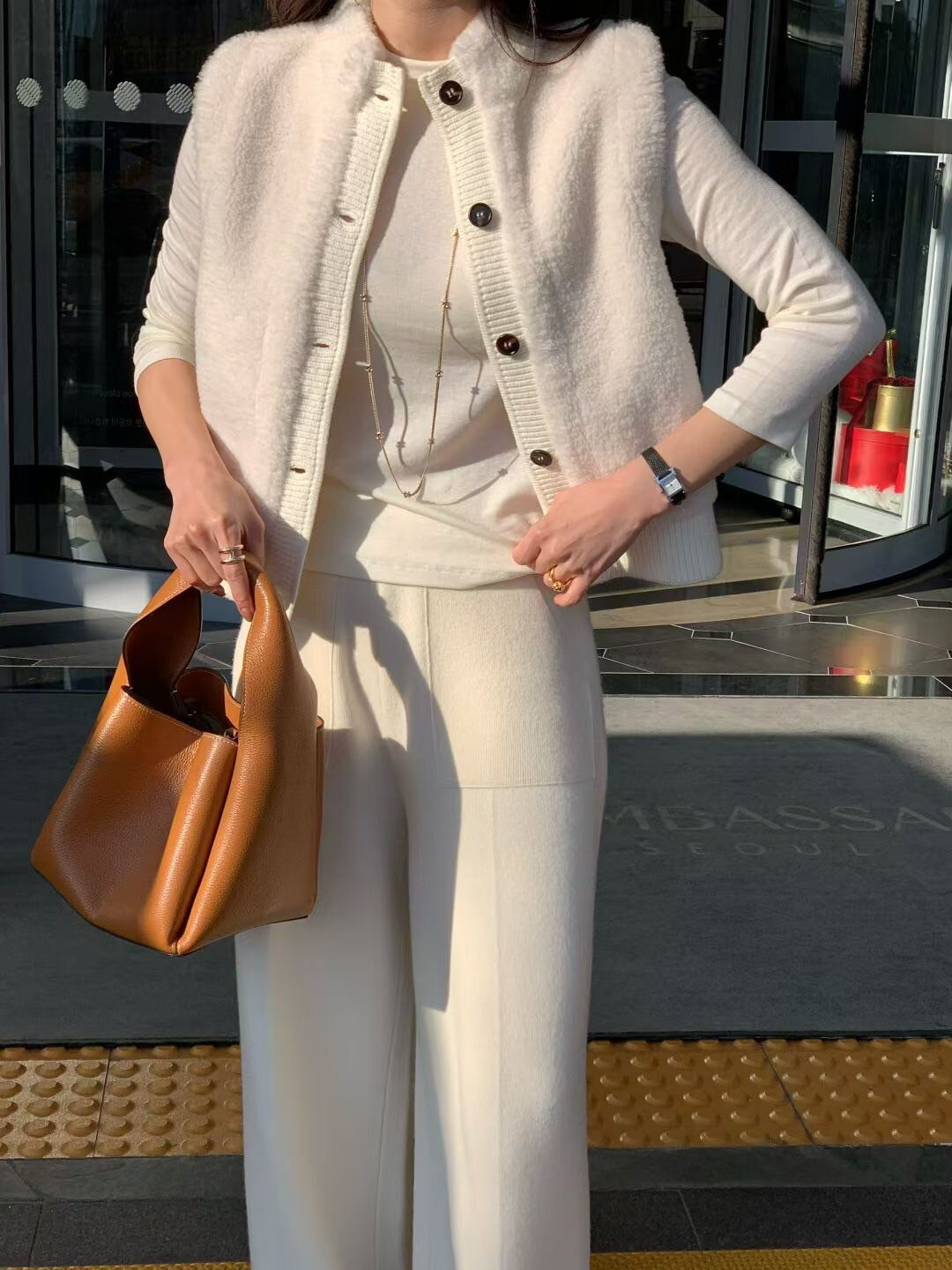 可愛女子拼接QQ毛排釦圓領背心外套-F / 3色