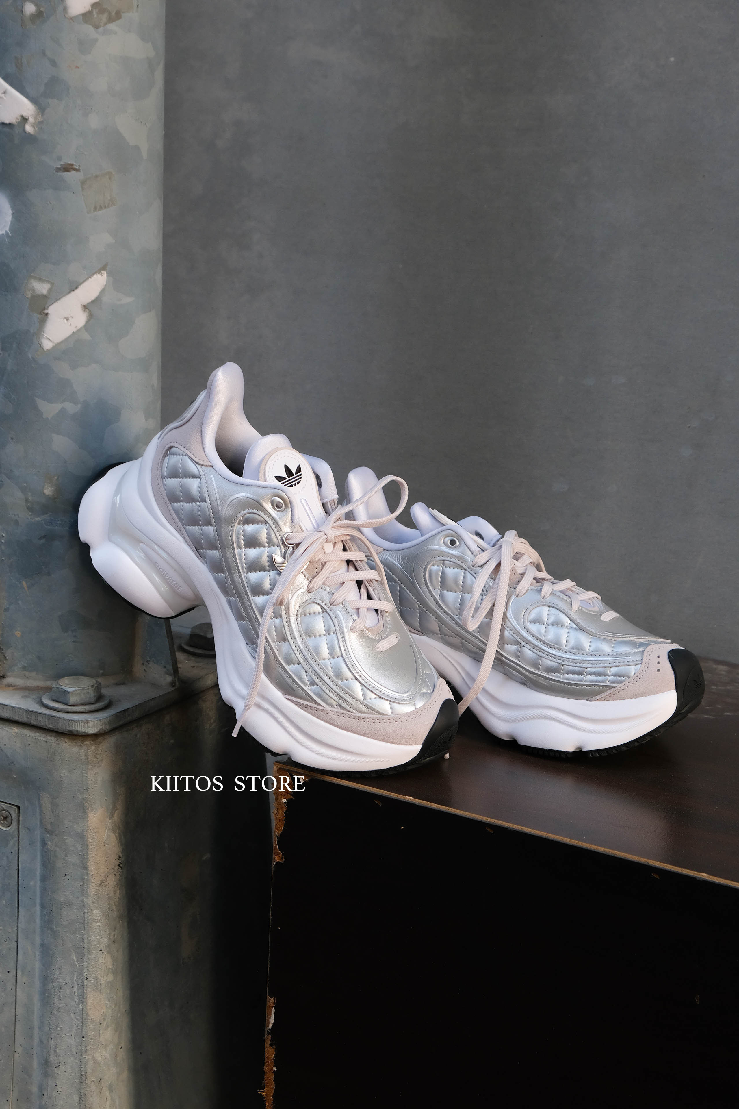 【預購】Adidas Ozvenuz 浮蝶鞋 白銀 小香風 菱格紋 厚底 老爹鞋 KJ3971