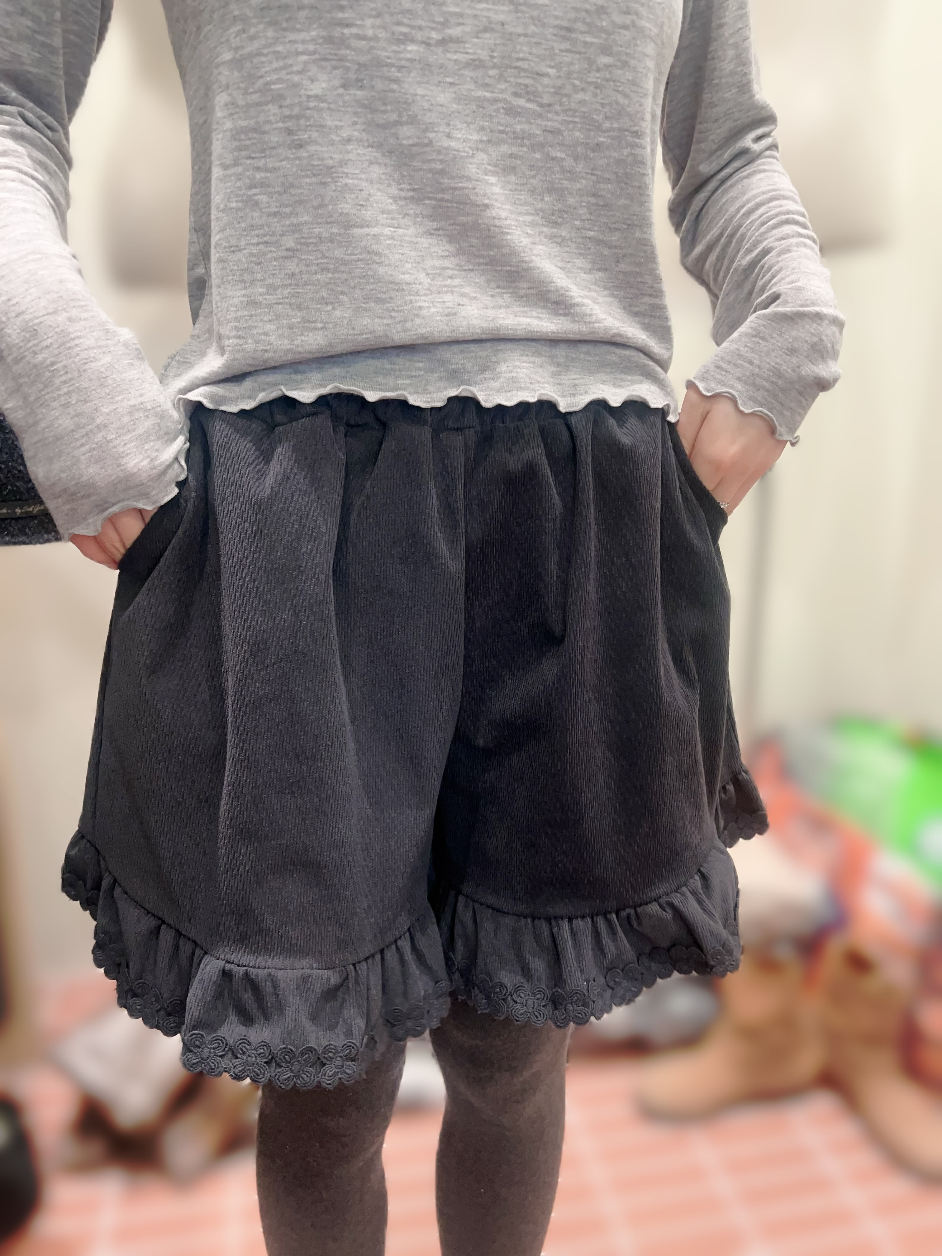 BE09   韓風燈芯絨褲  腰26-38 長17  HIP45   $409  校長自留款