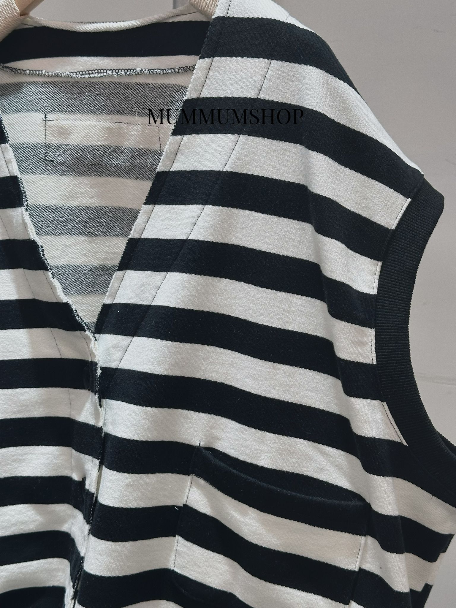 0213091a/間條設計寬闊版背心外套 56/56/20.5