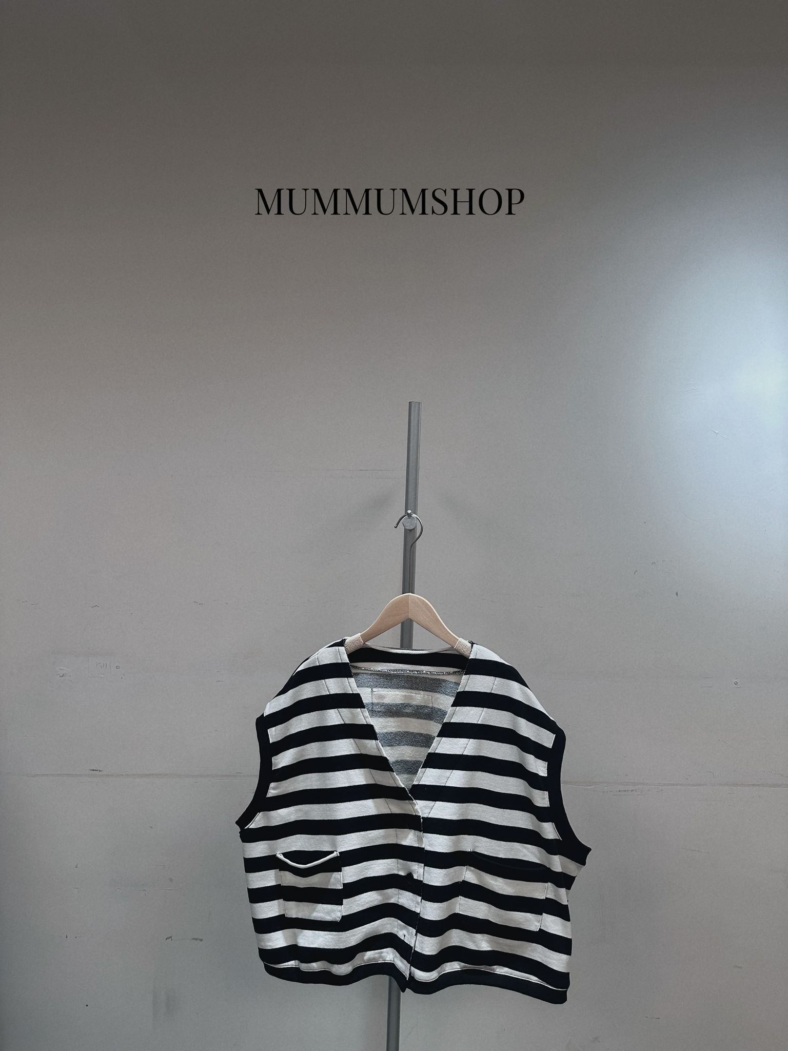 0213091a/間條設計寬闊版背心外套 56/56/20.5