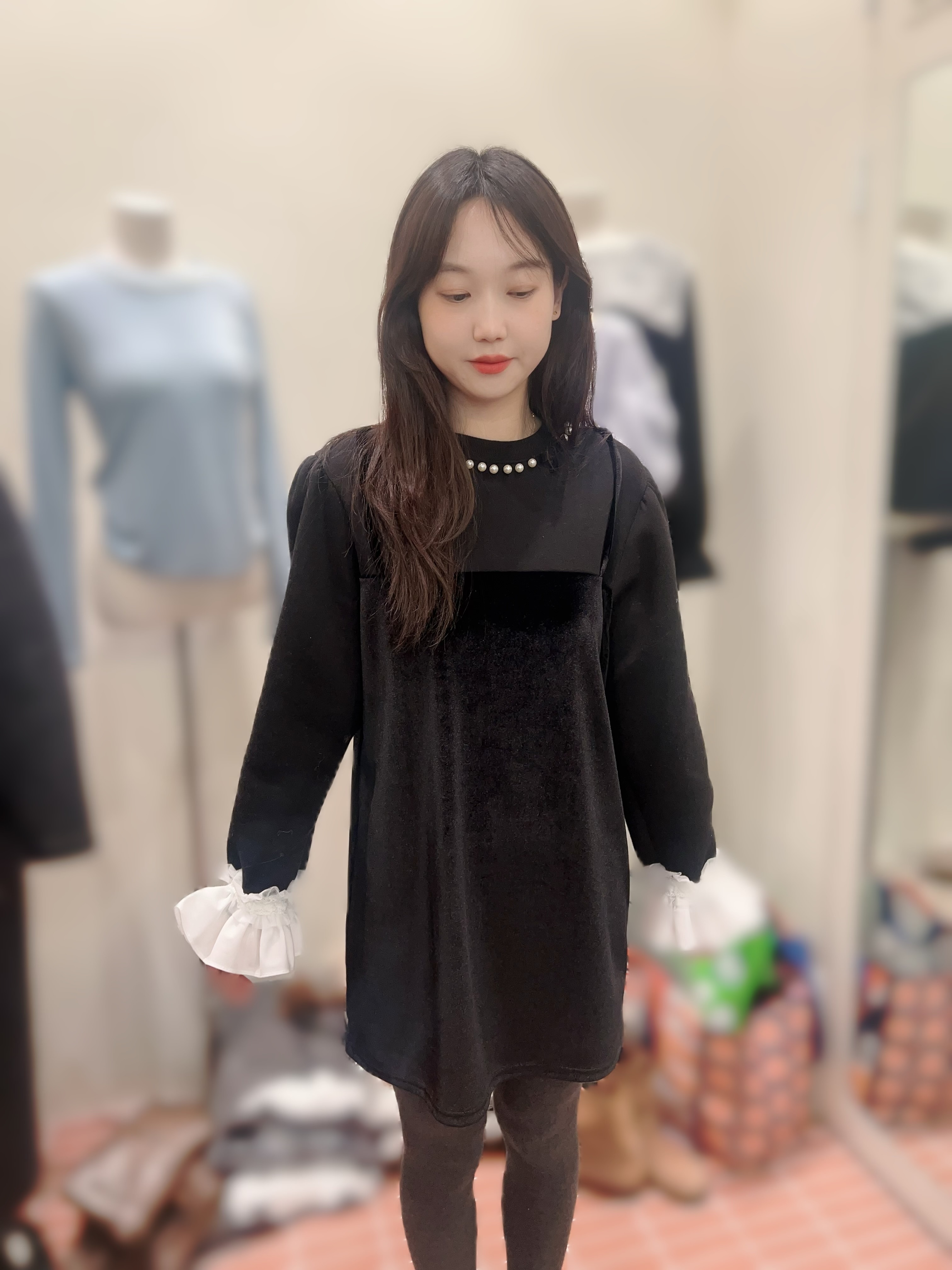 BE83   絲絨連身裙  毛底   胸42 長32 $699 (一口價)