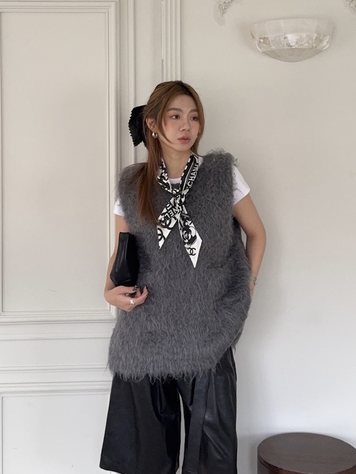 J48/ 毛毛無袖背心