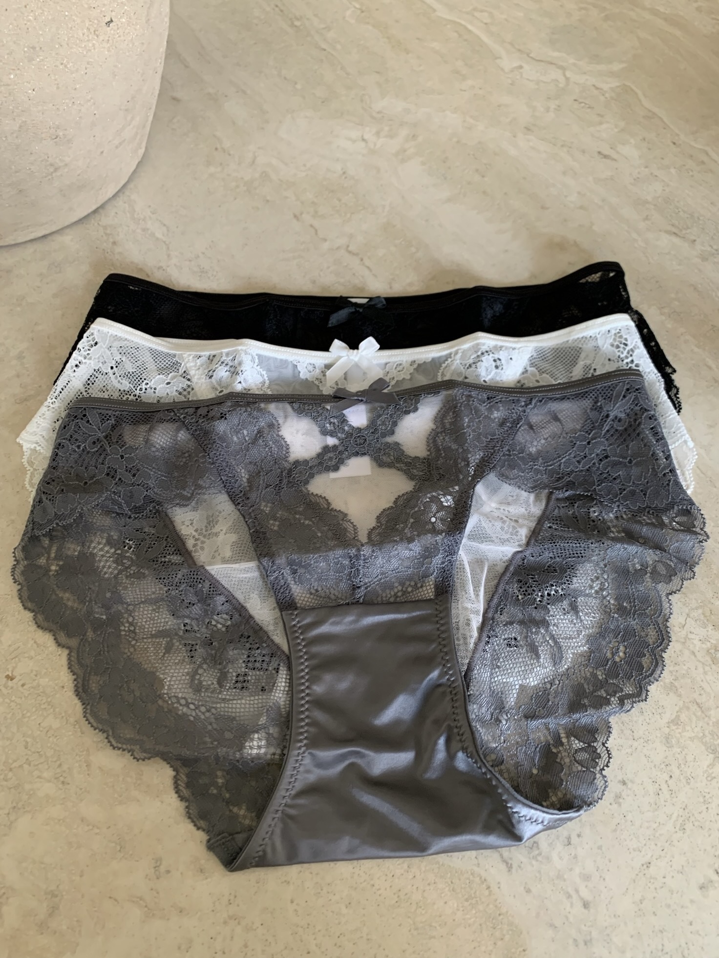 J61/ 蕾絲透膚三角內褲