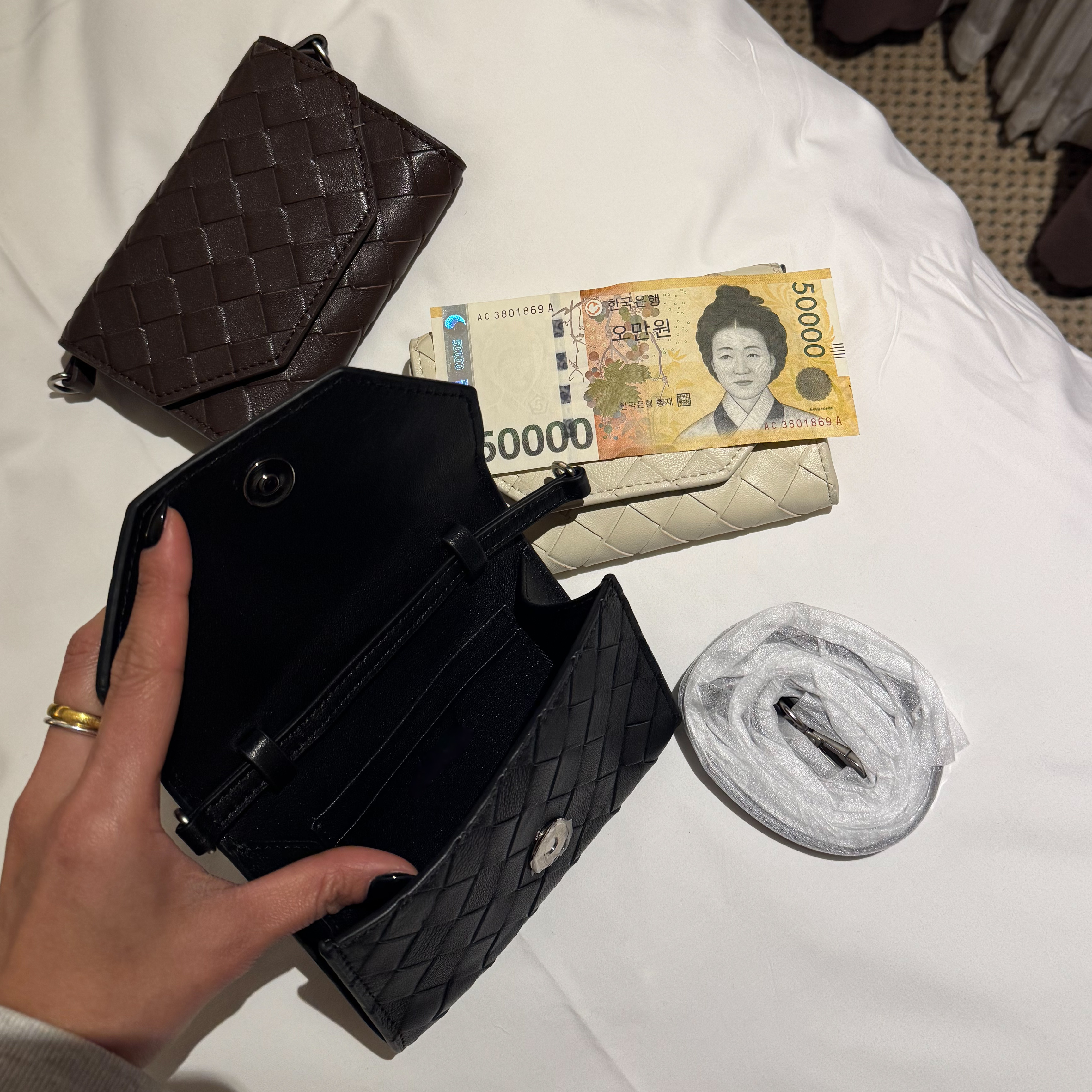 JS16 韓國特價!羊皮100可調斜背QQ小錢包(三色)