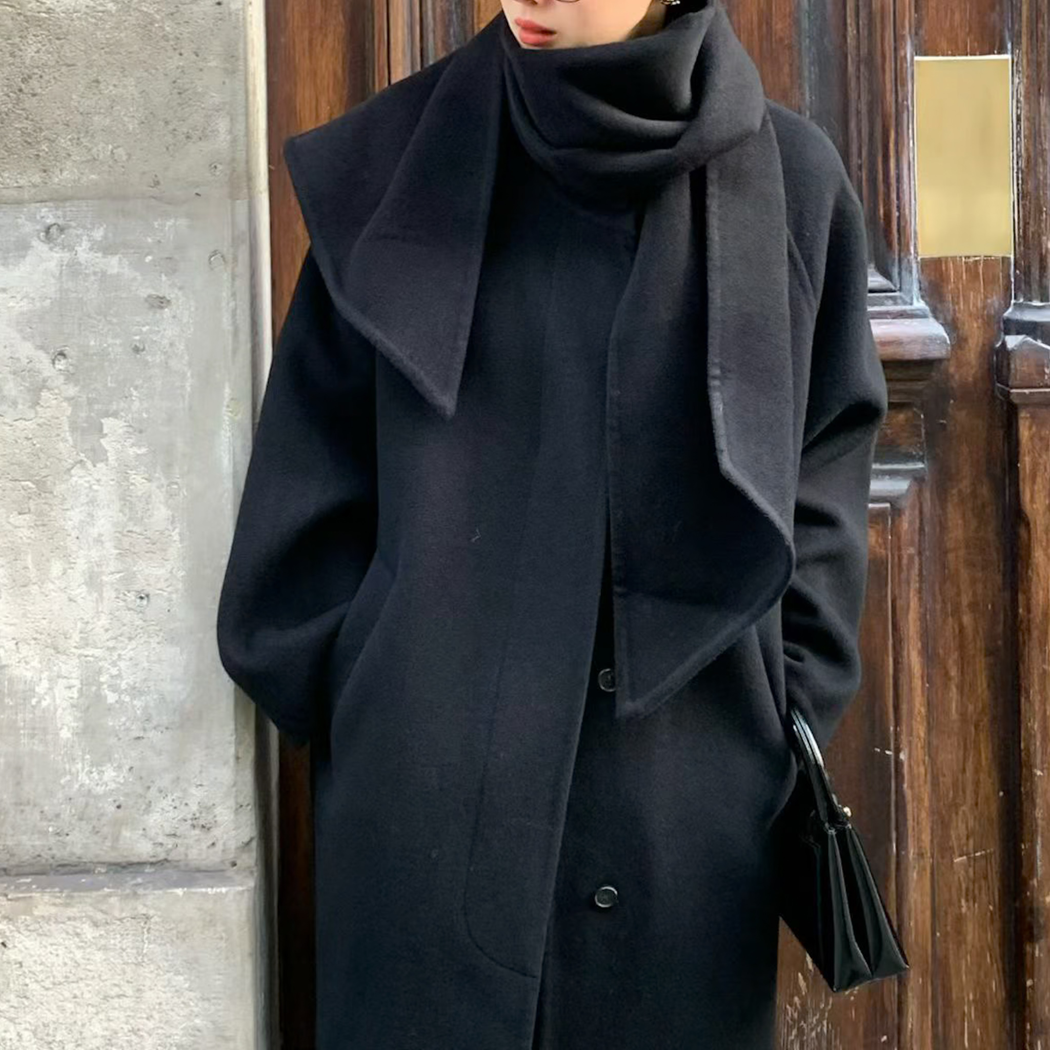JS04 挖到特價款!100%羊毛手工附圍巾俐落大衣(黑)