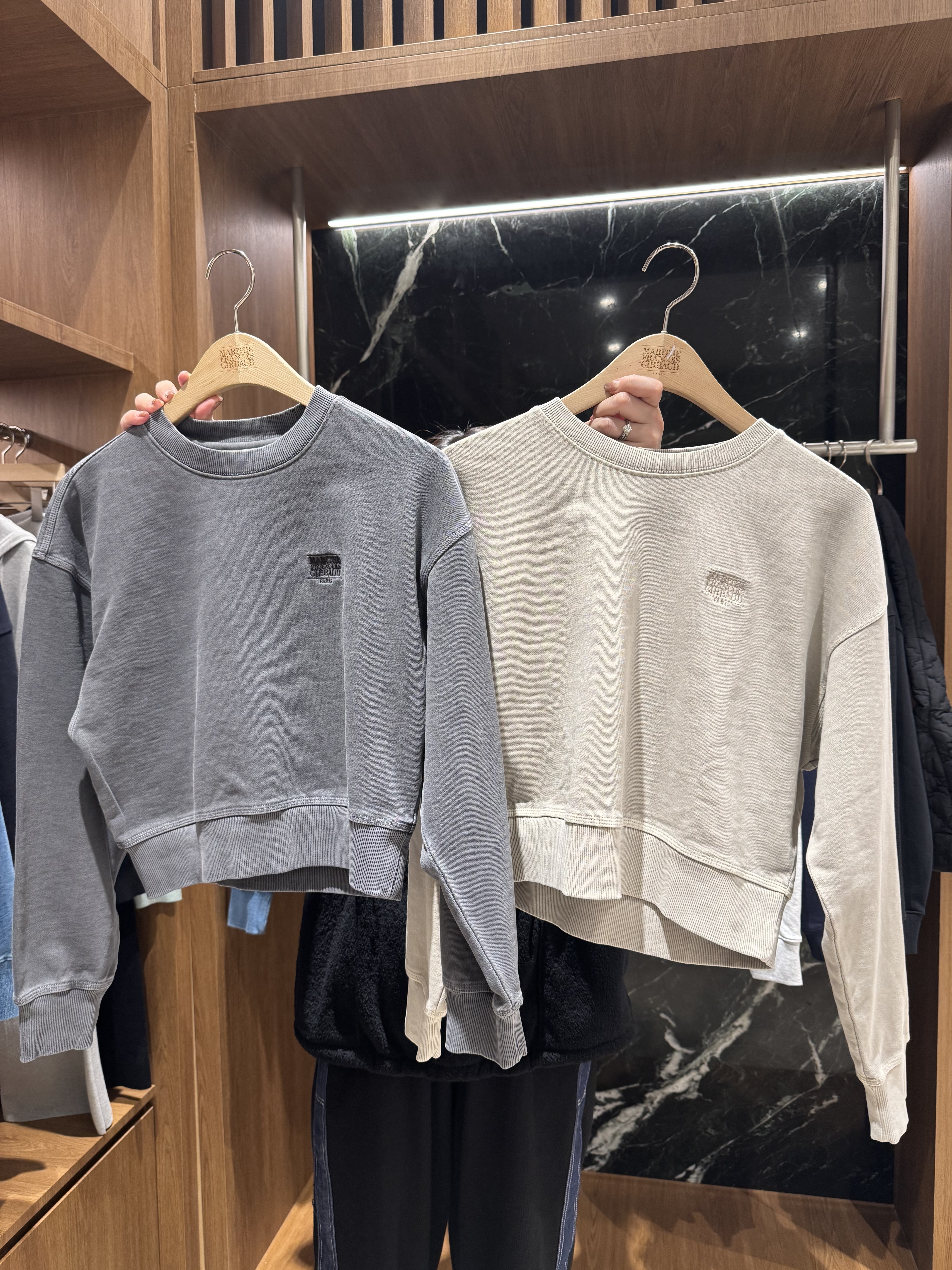 A1MF02 刺繡細logo短衛衣*3色