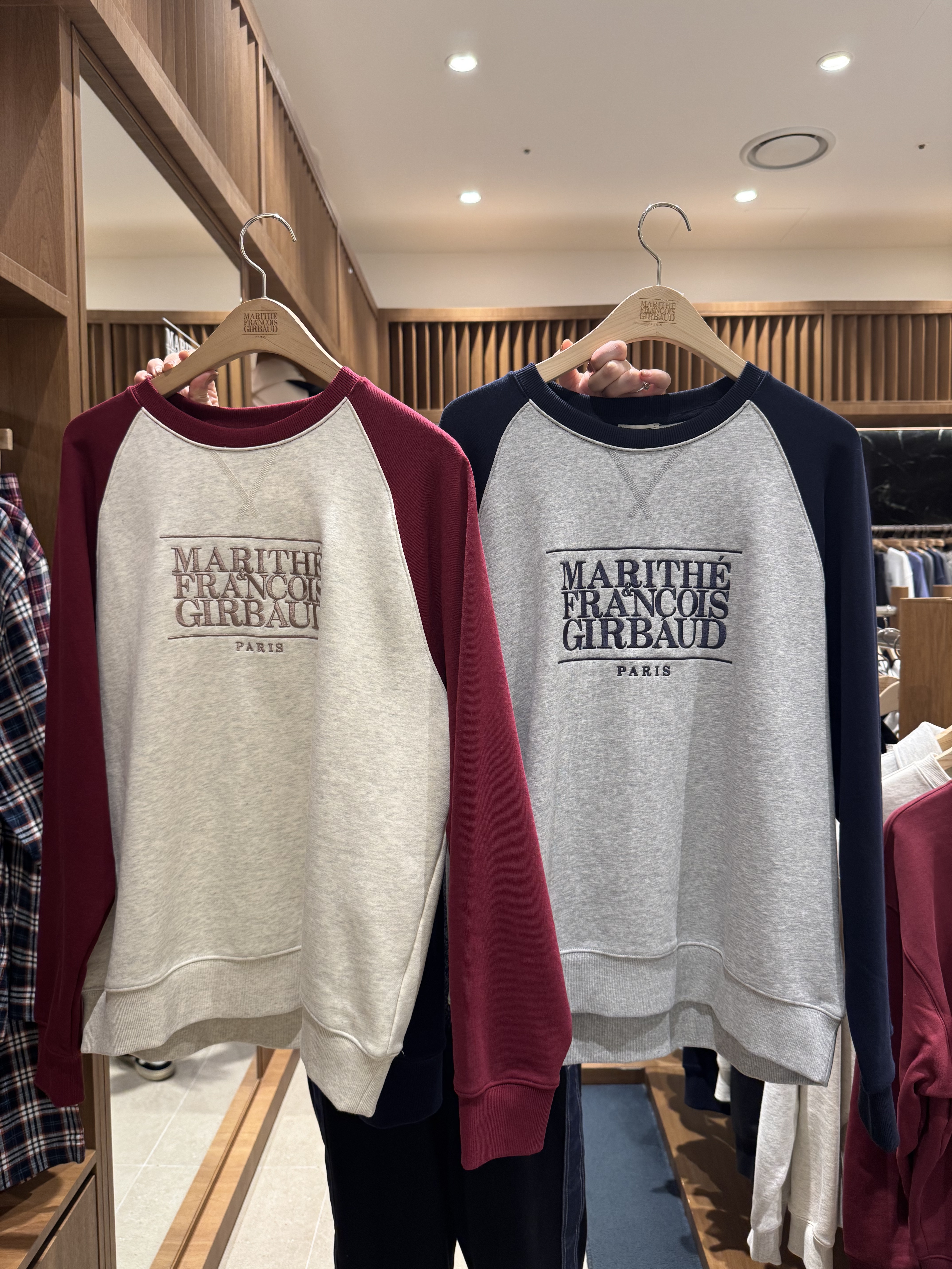 A1MF04 牛角袖衛衣*2色