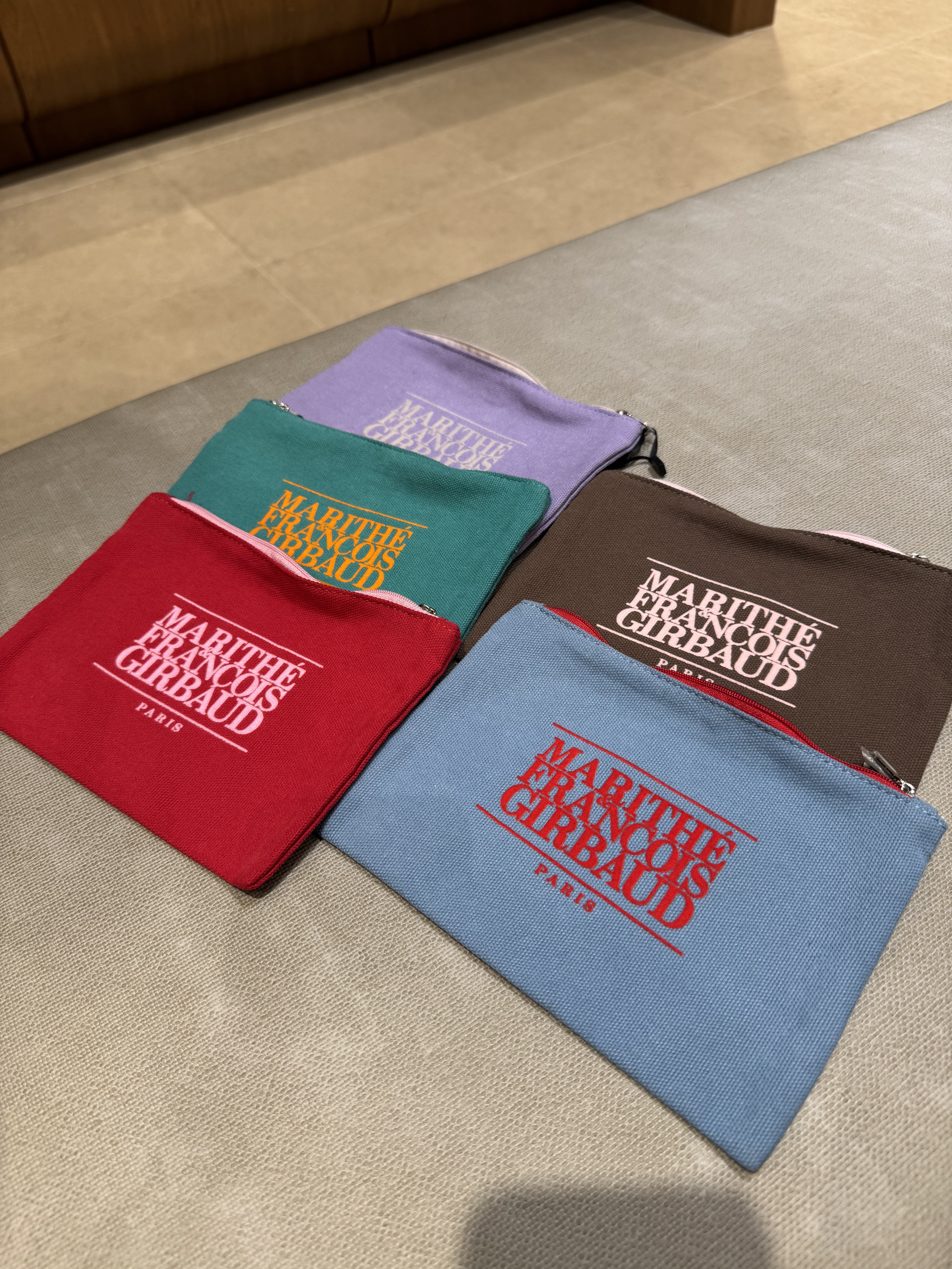 A1MF16 多用途袋*5色