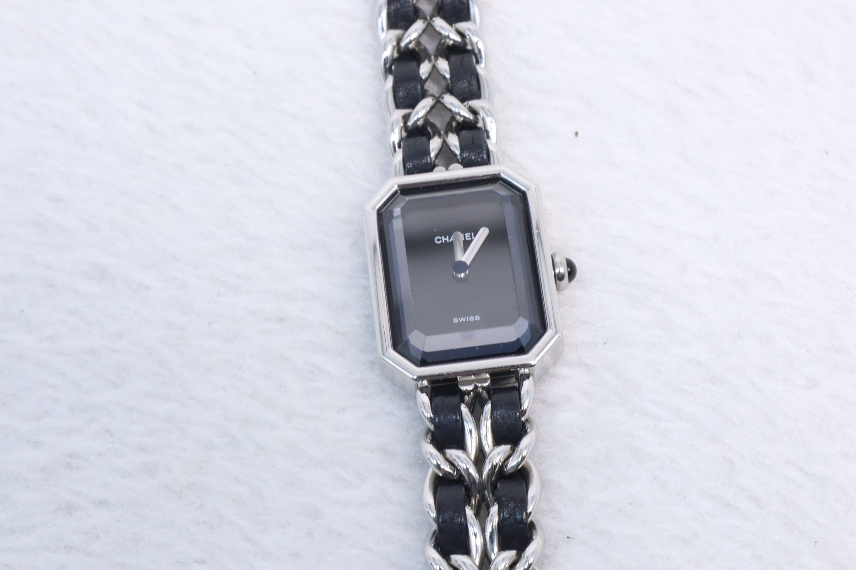 Chanel銀色小方糖錶 m size🩶 （現貨）