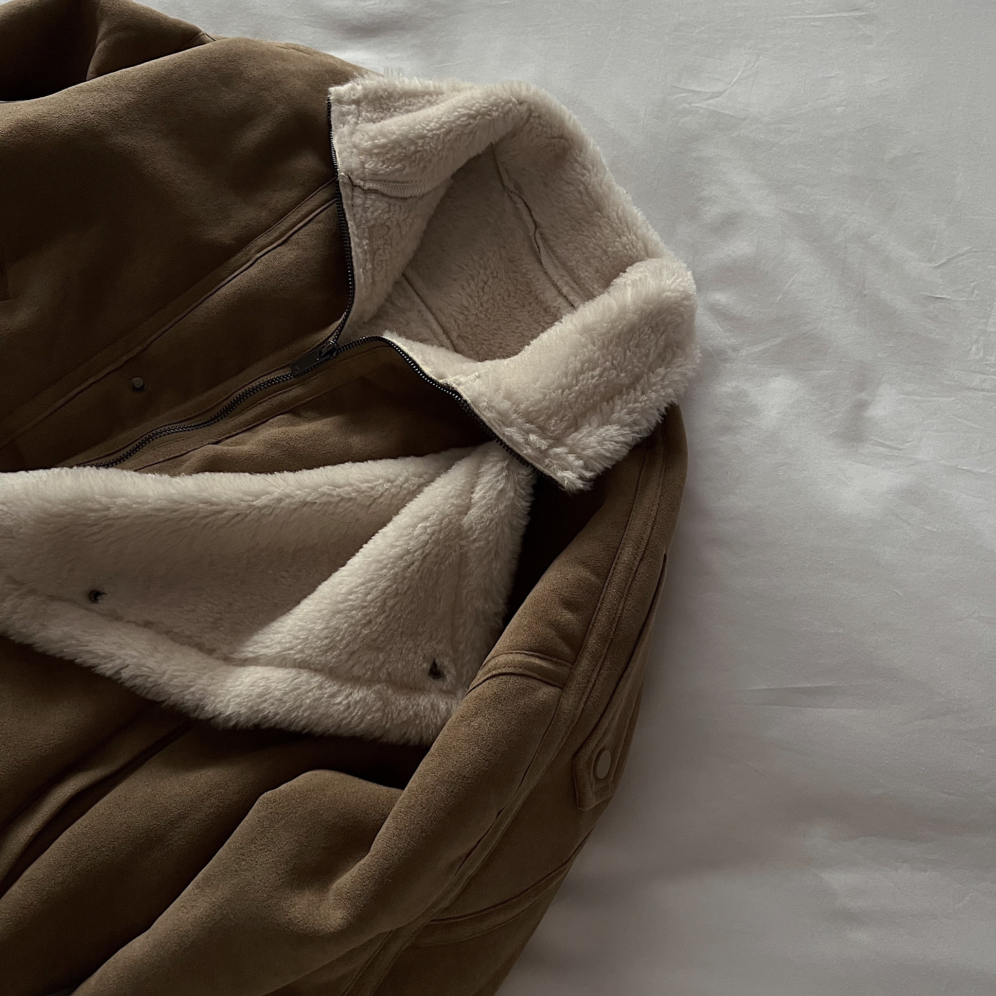 雲絨泡芙，麂皮羊羔毛騎車夾克外套（售完不補）