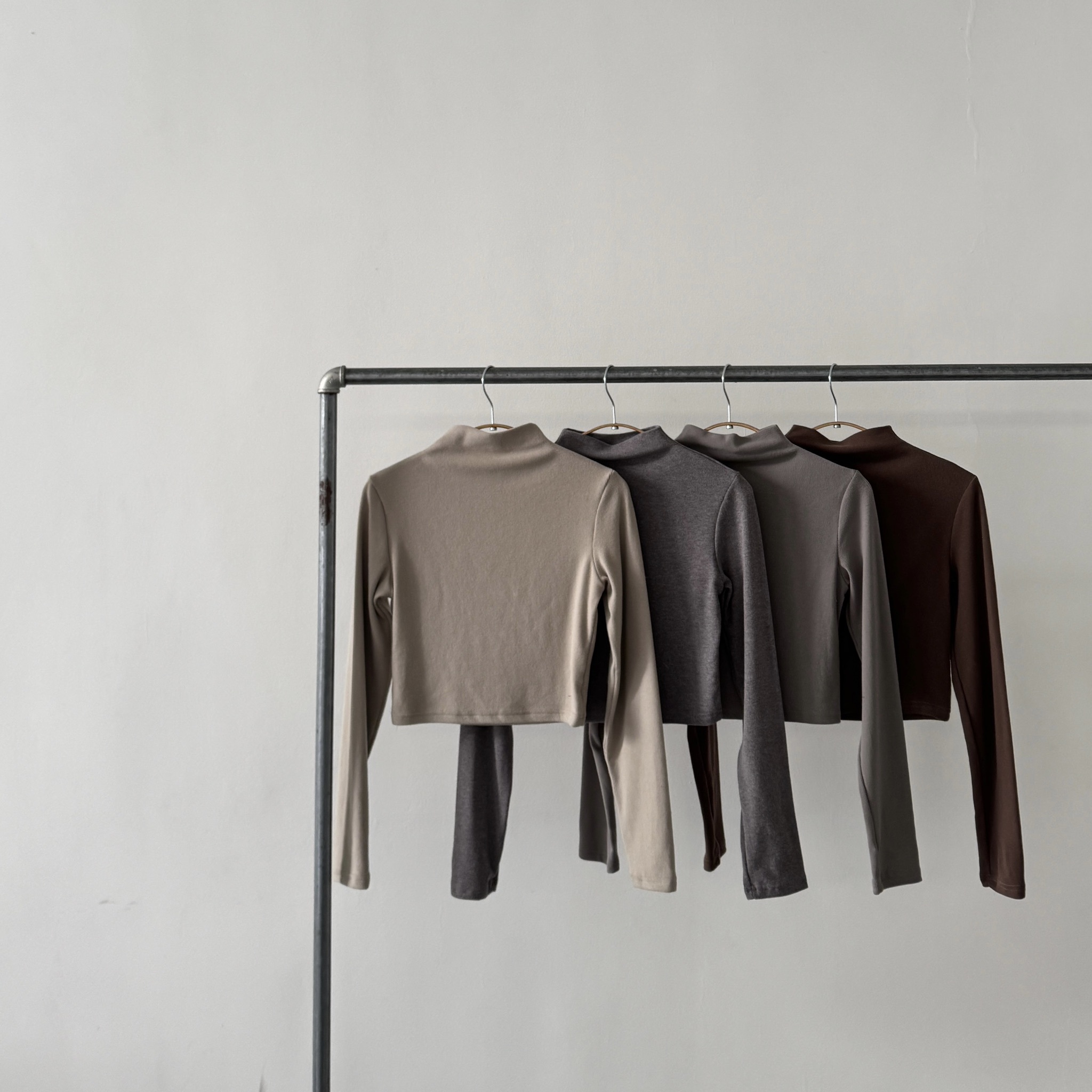 不勒脖安心入.ᐟ.ᐟ內裡磨毛羊絨，小立領發熱軟糯打底上衣