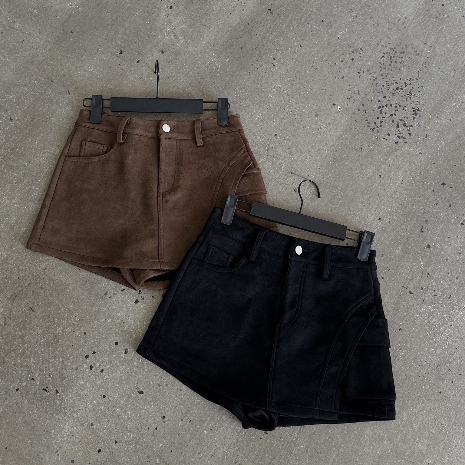 辣妹宿命感，側口袋麂皮絨中腰短褲裙