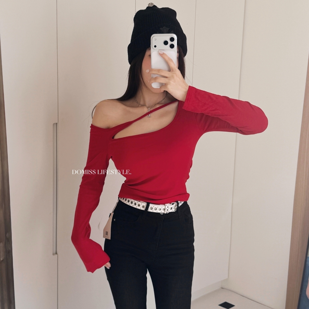 【微辣心機】DOMISS不規則挖空 露肩 內刷毛 長袖上衣-2色(現+預)