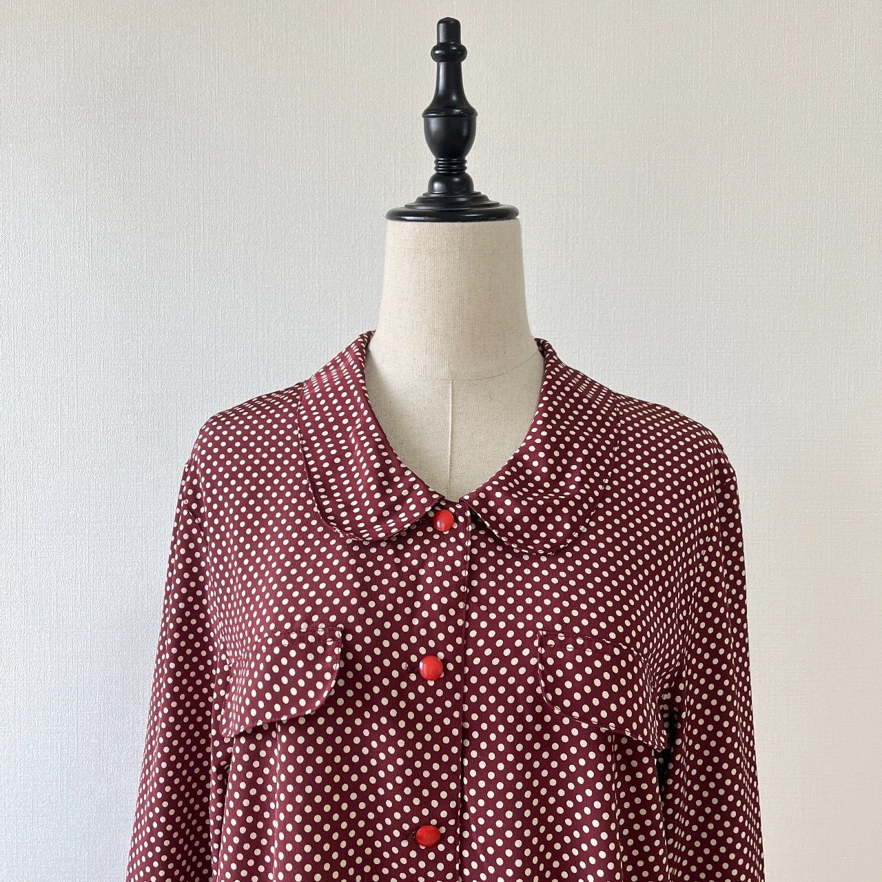棗紅色娃娃領波點古著上衣