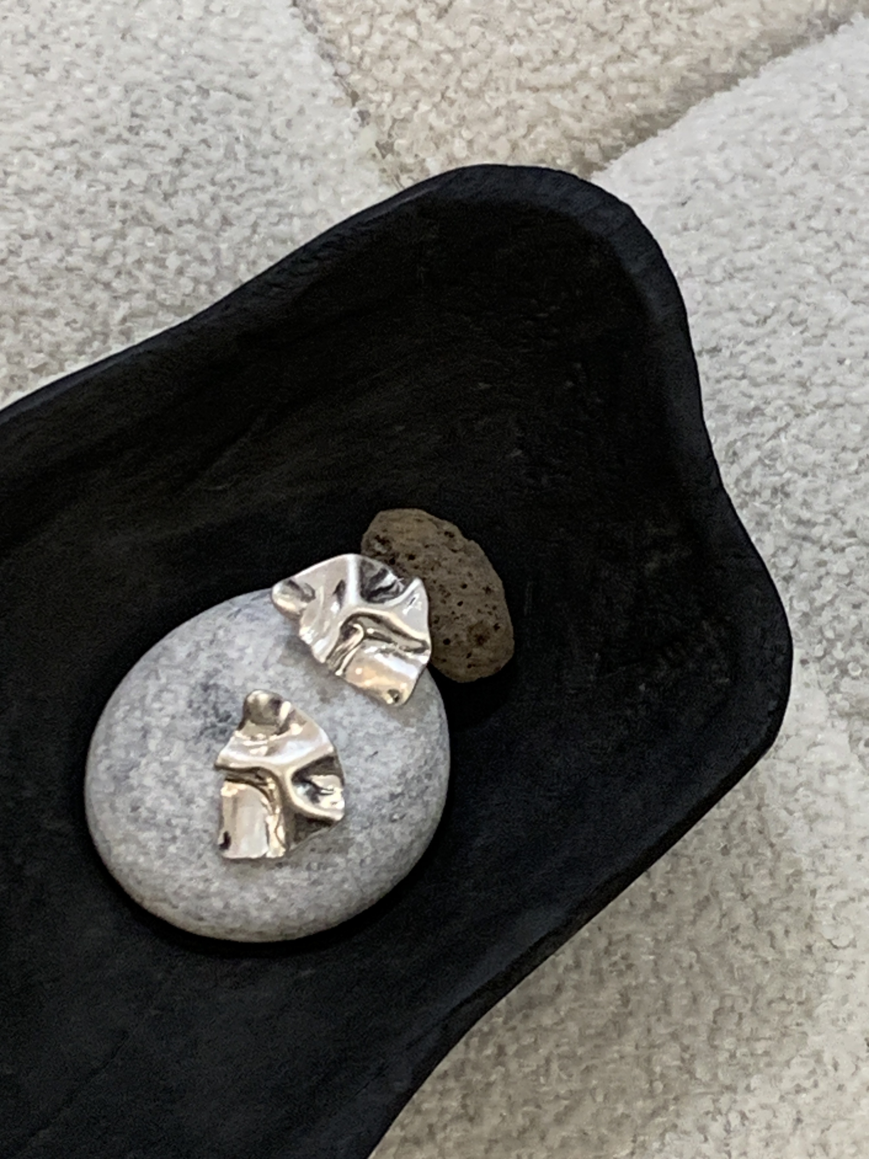 三角凹凸面耳環