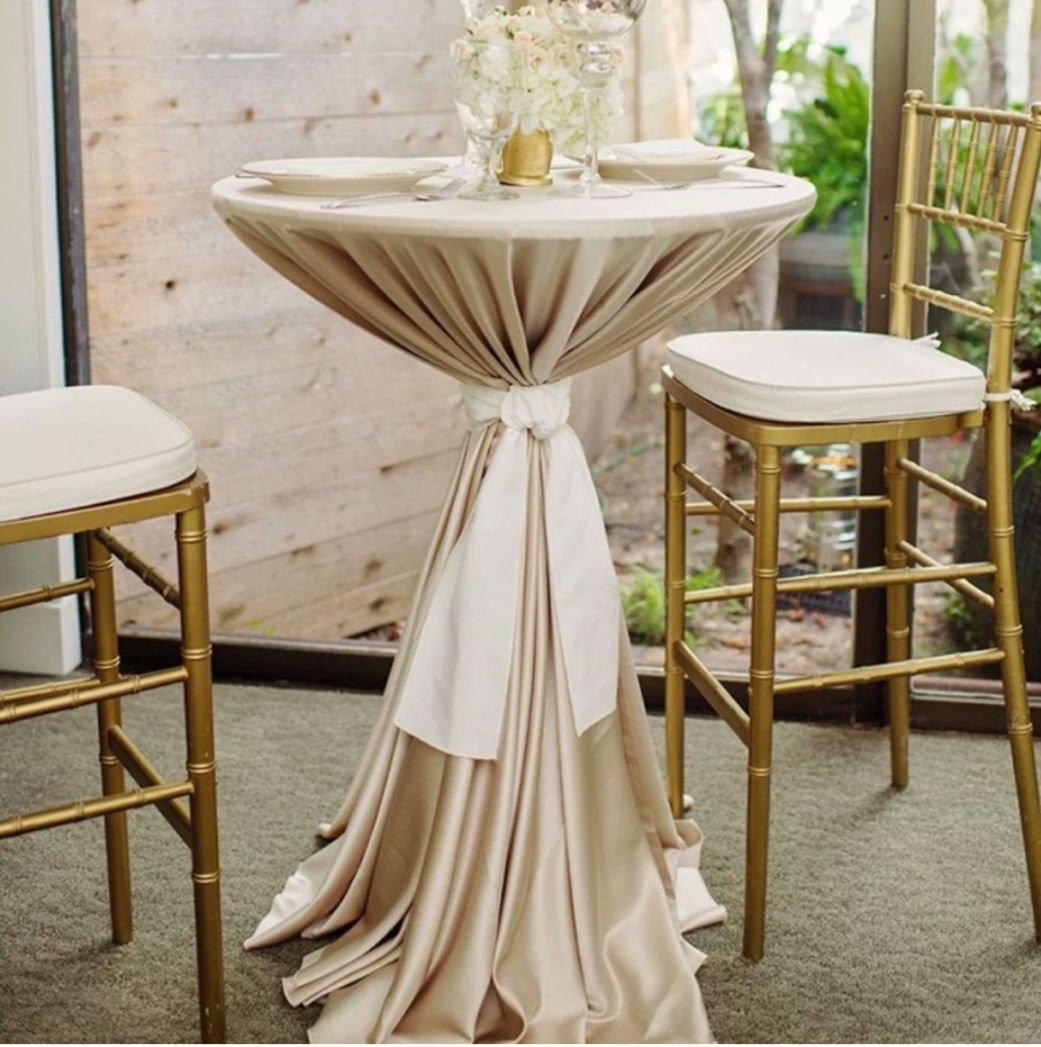 淺香檳金連配飾枱裙(高身吧檯圓檯)